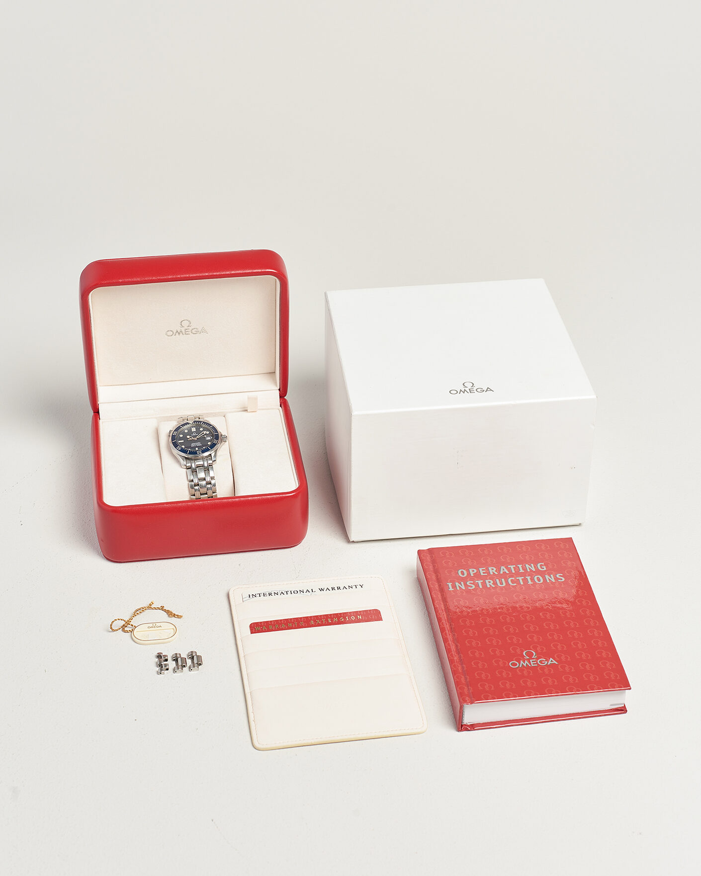 Uomini | Pre-Owned & Vintage Watches | Omega Pre-Owned | Seamaster 300M Midsize