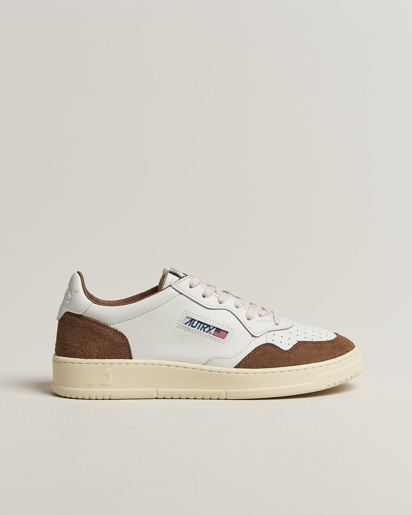 Uomini | Sneakers | Autry | Medalist Low Soft Leather/Suede Sneaker White/Tabacco