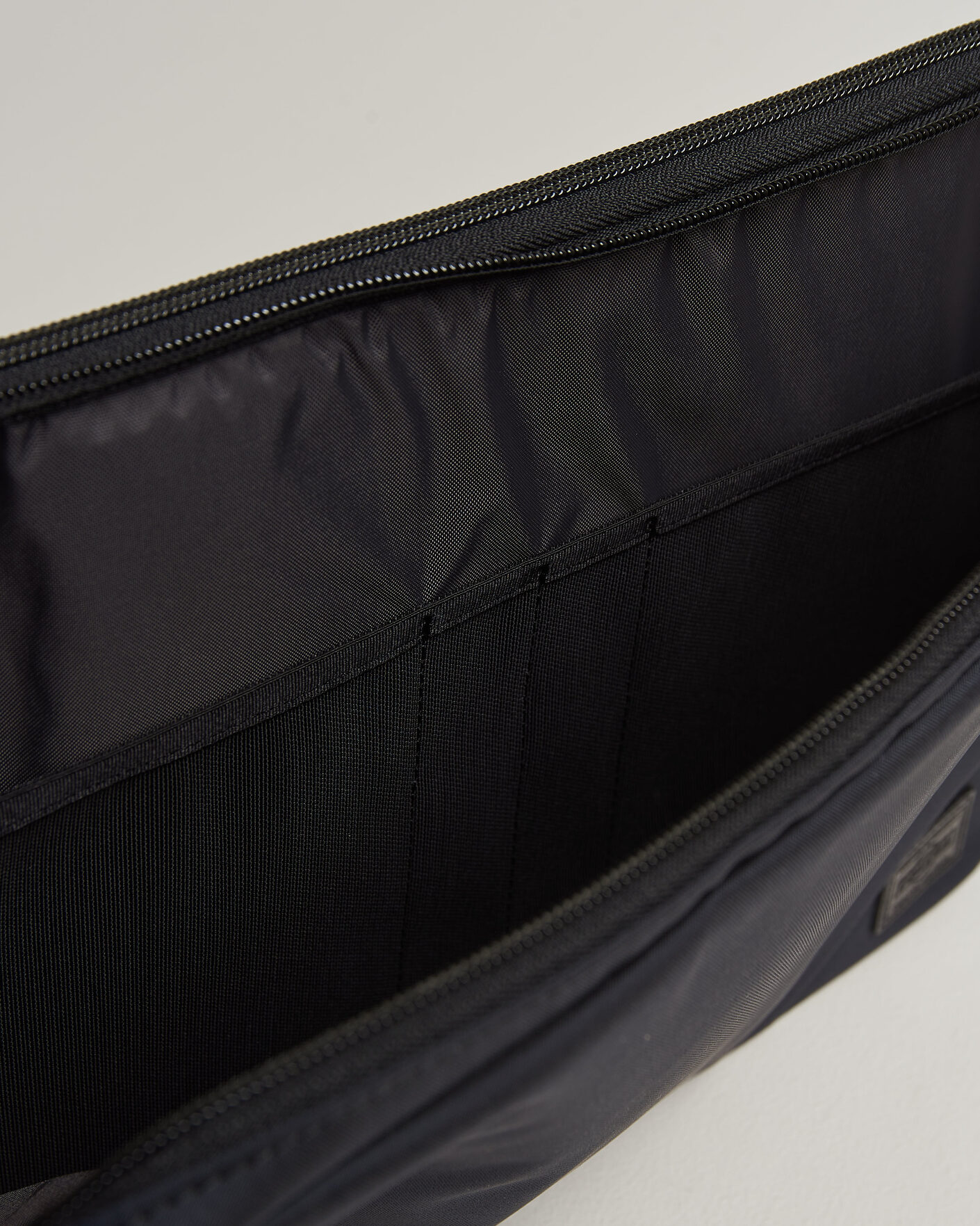 Uomini | Borse | Porter-Yoshida & Co. | View Document Case Navy