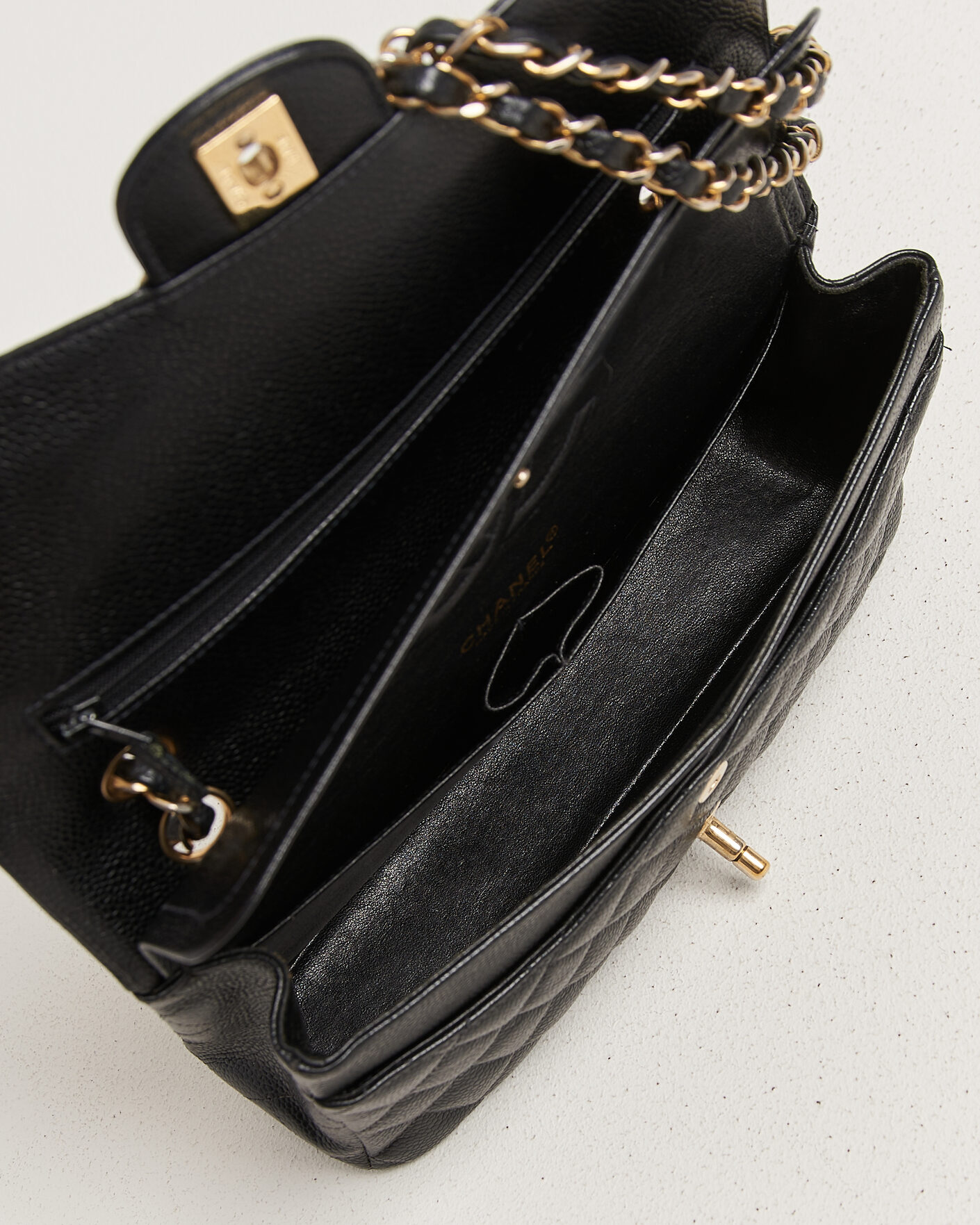 Uomini | Chanel Pre-Owned Classic Medium Double Flap Bag Caviar Leather Black | Chanel Pre-Owned | Classic Medium Double Flap Bag Caviar Leather Black