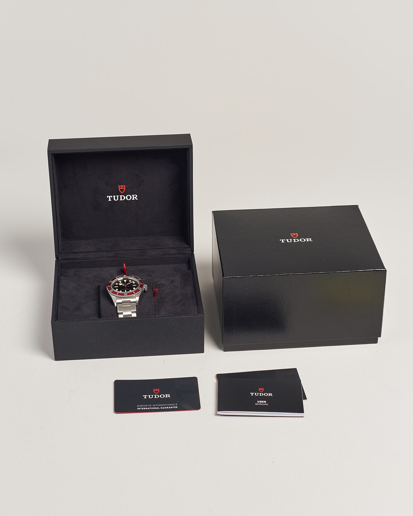 Uomini | Pre-Owned & Vintage Watches | Tudor Pre-Owned | Black Bay Burgundy 41