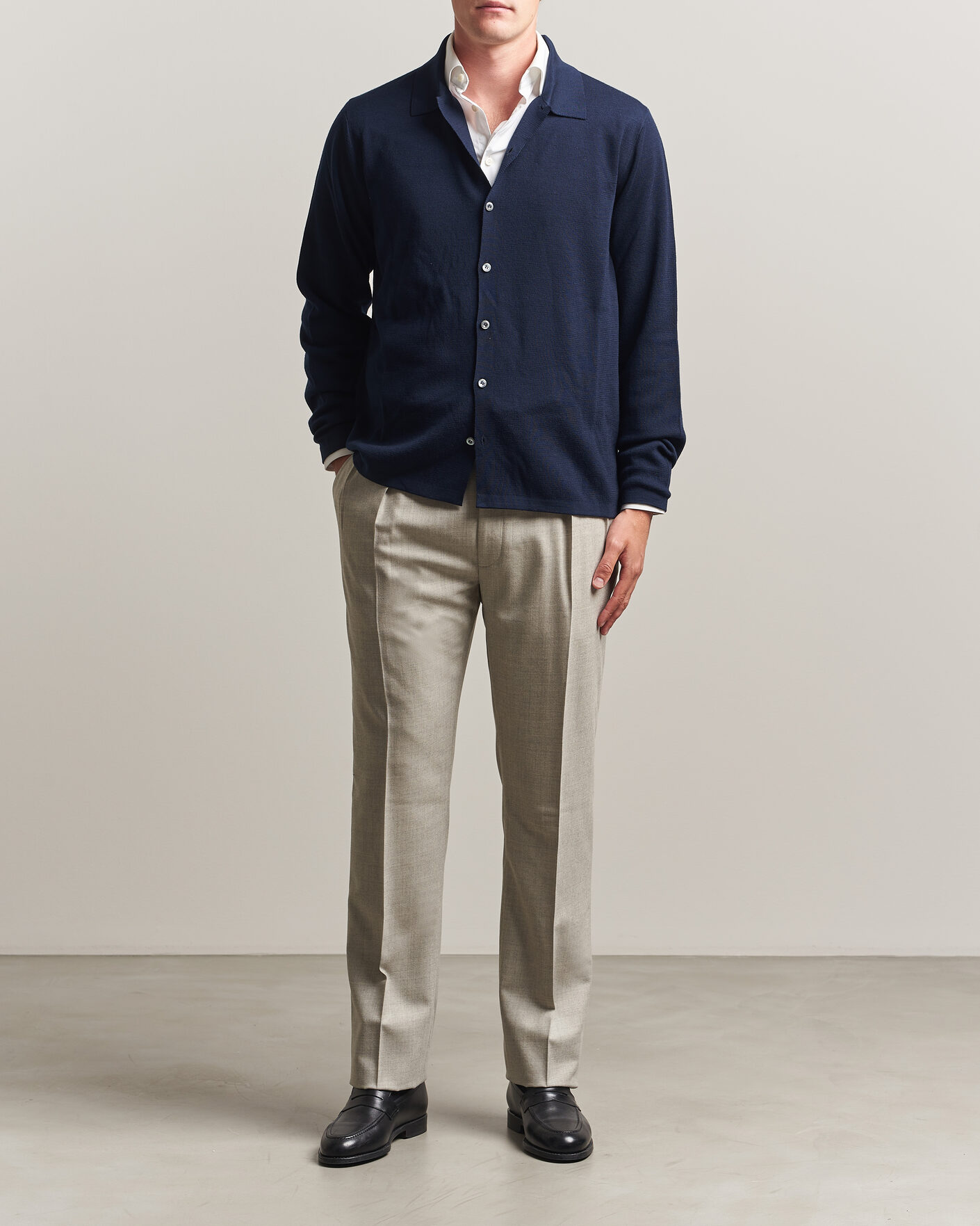 Uomini | Pantaloni | Ralph Lauren Purple Label | Gregory Pleated Flannel Trousers Pearl Grey