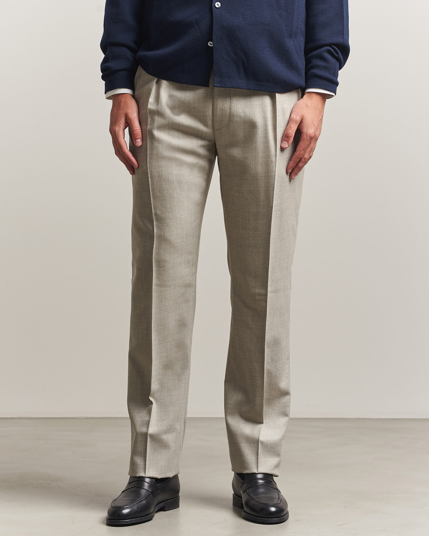 Uomini | Pantaloni | Ralph Lauren Purple Label | Gregory Pleated Flannel Trousers Pearl Grey