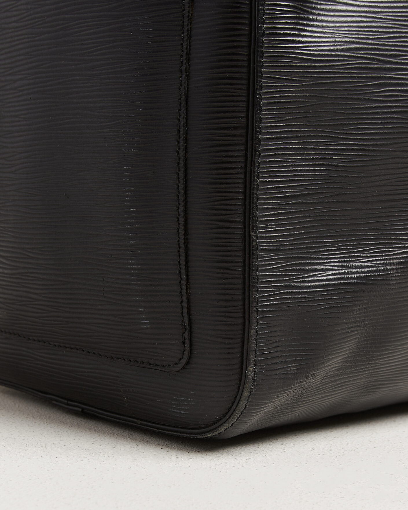 Uomini | Pre-Owned & Vintage Bags | Louis Vuitton Pre-Owned | Keepall 50 Epi Leather Black