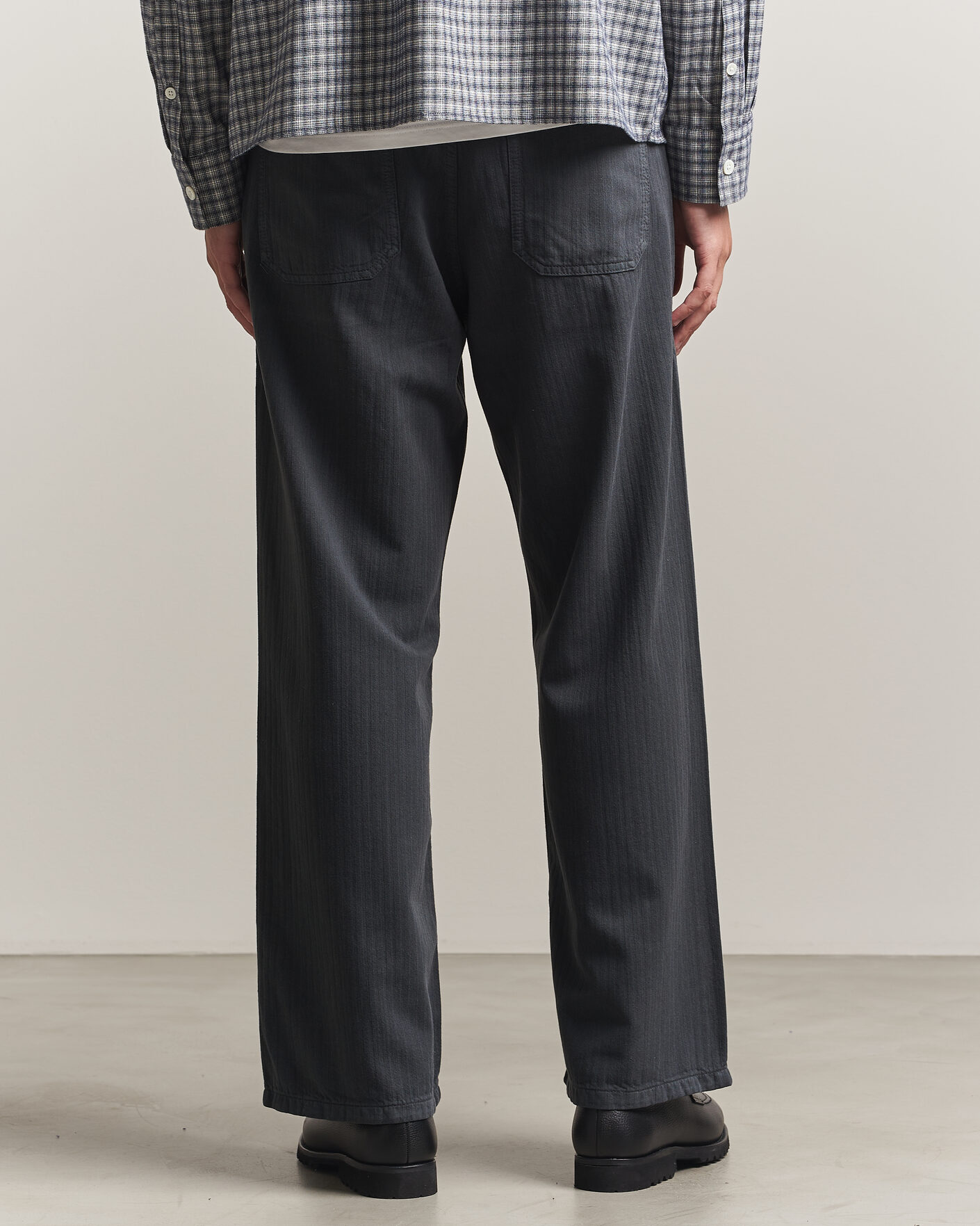 Uomini | Pantaloni | Jeanerica | Genua Worker Chino Chevron Anthracite