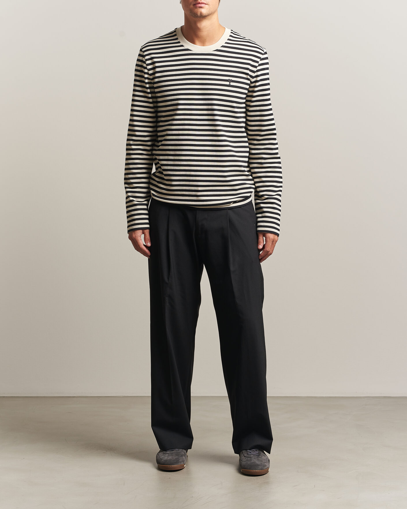Uomini | T-shirt | AMI | Black Heart Logo Striped Long Sleeve T-Shirt Black/Ivory