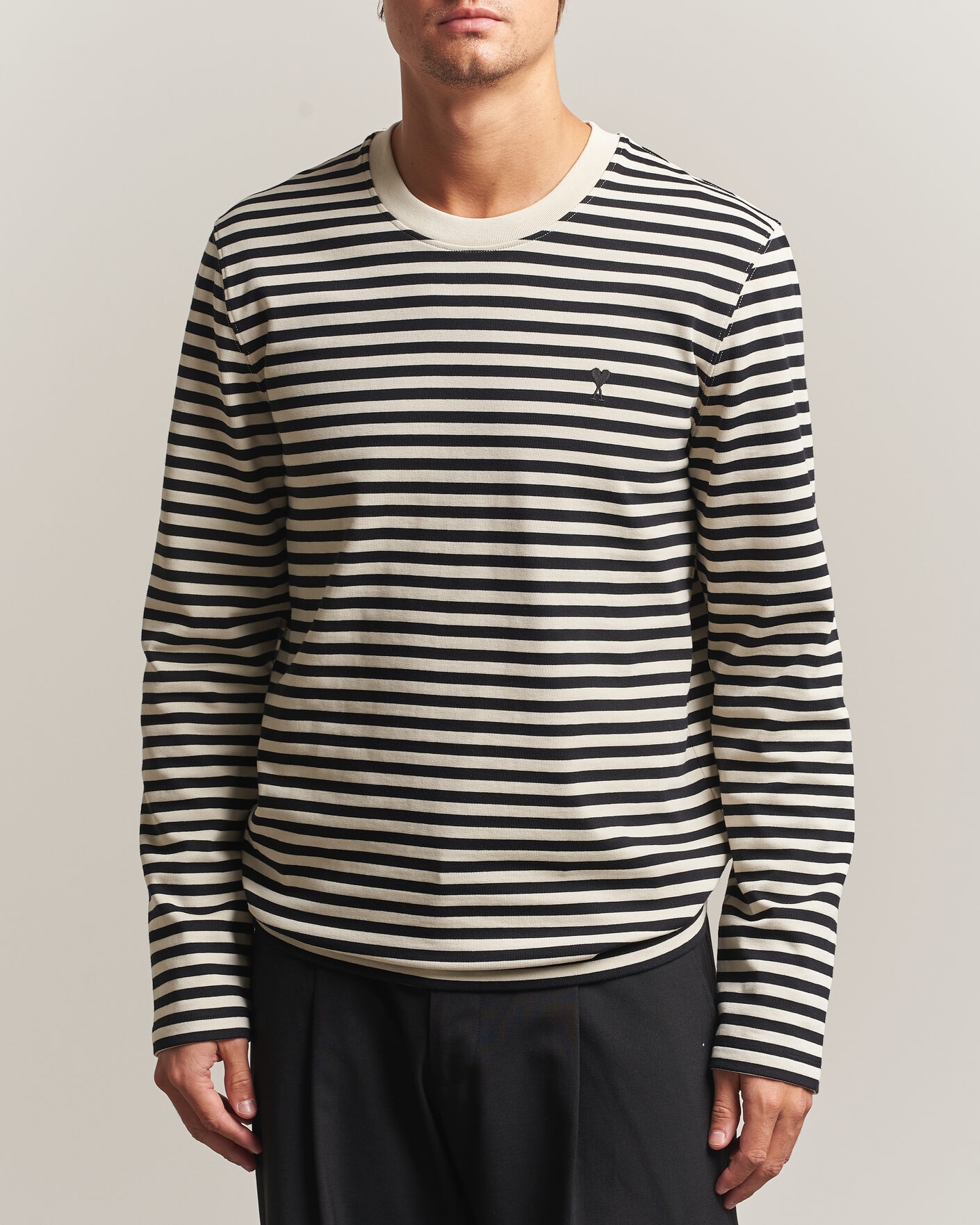 Uomini | T-shirt | AMI | Black Heart Logo Striped Long Sleeve T-Shirt Black/Ivory