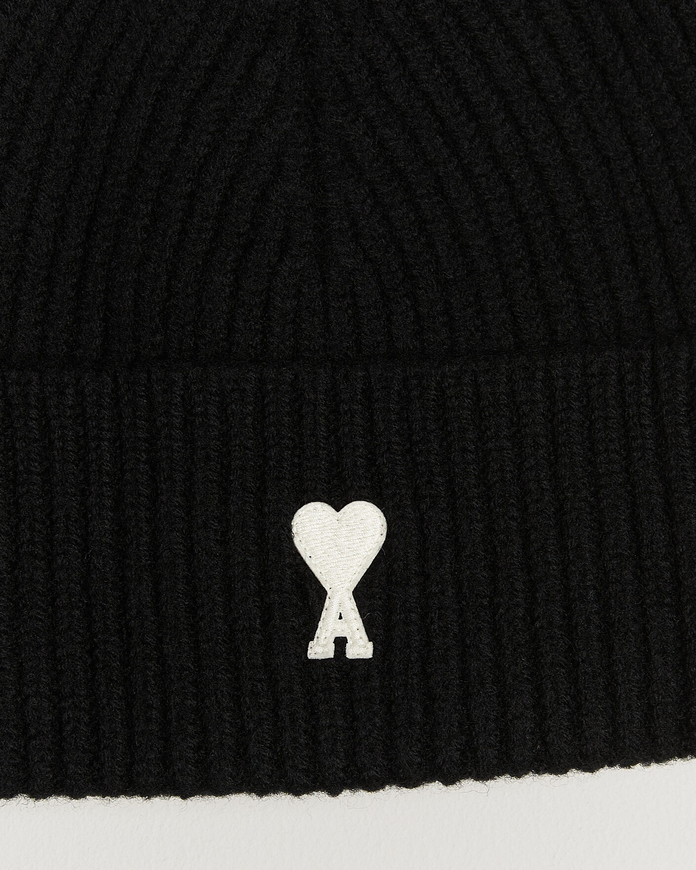 Uomini | Berretti | AMI | Contrasted Heart Logo Beanie Black