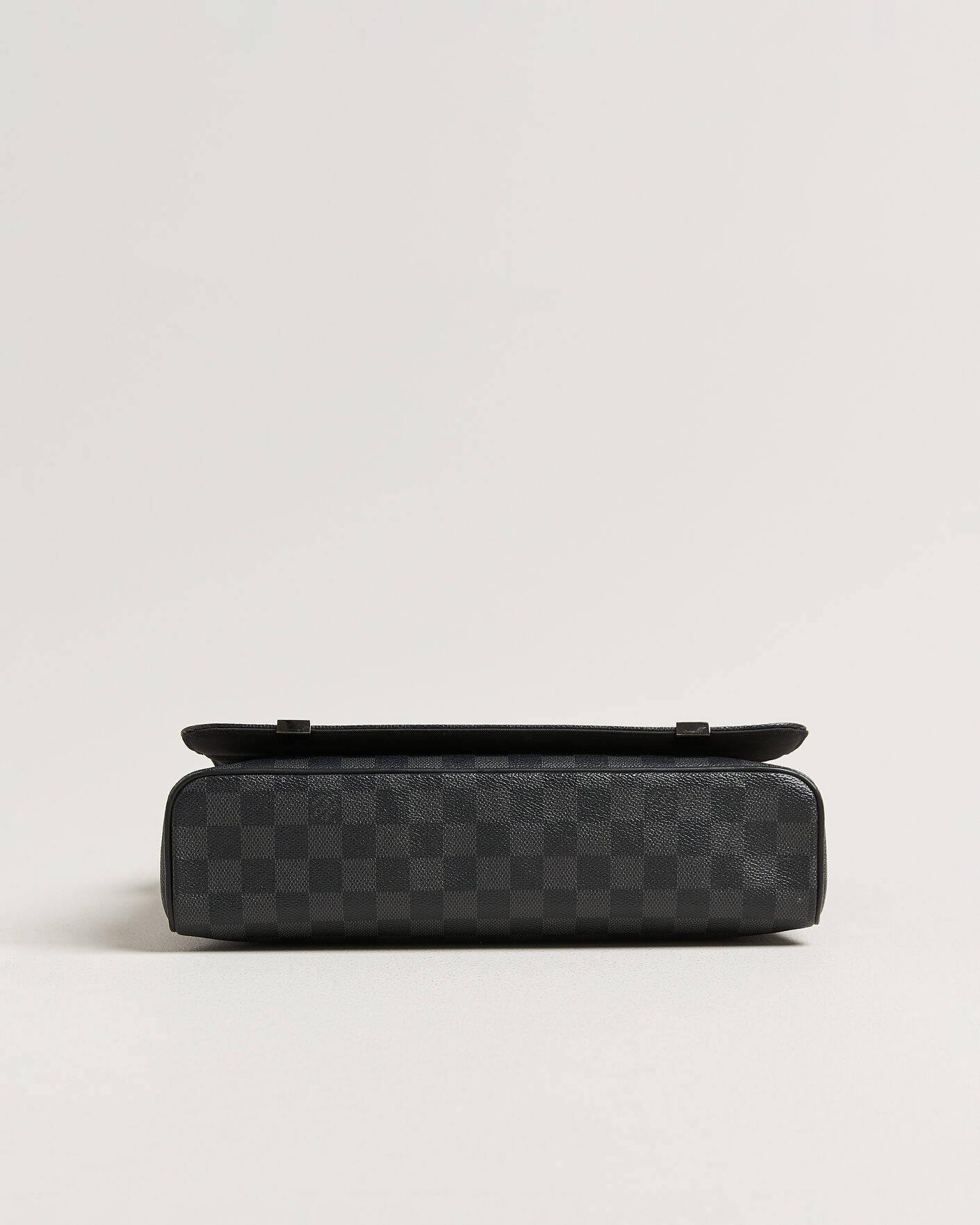 Uomini | Pre-Owned & Vintage Bags | Louis Vuitton Pre-Owned | Louis Vuitton District Messenger Bag MM Damier Graphite