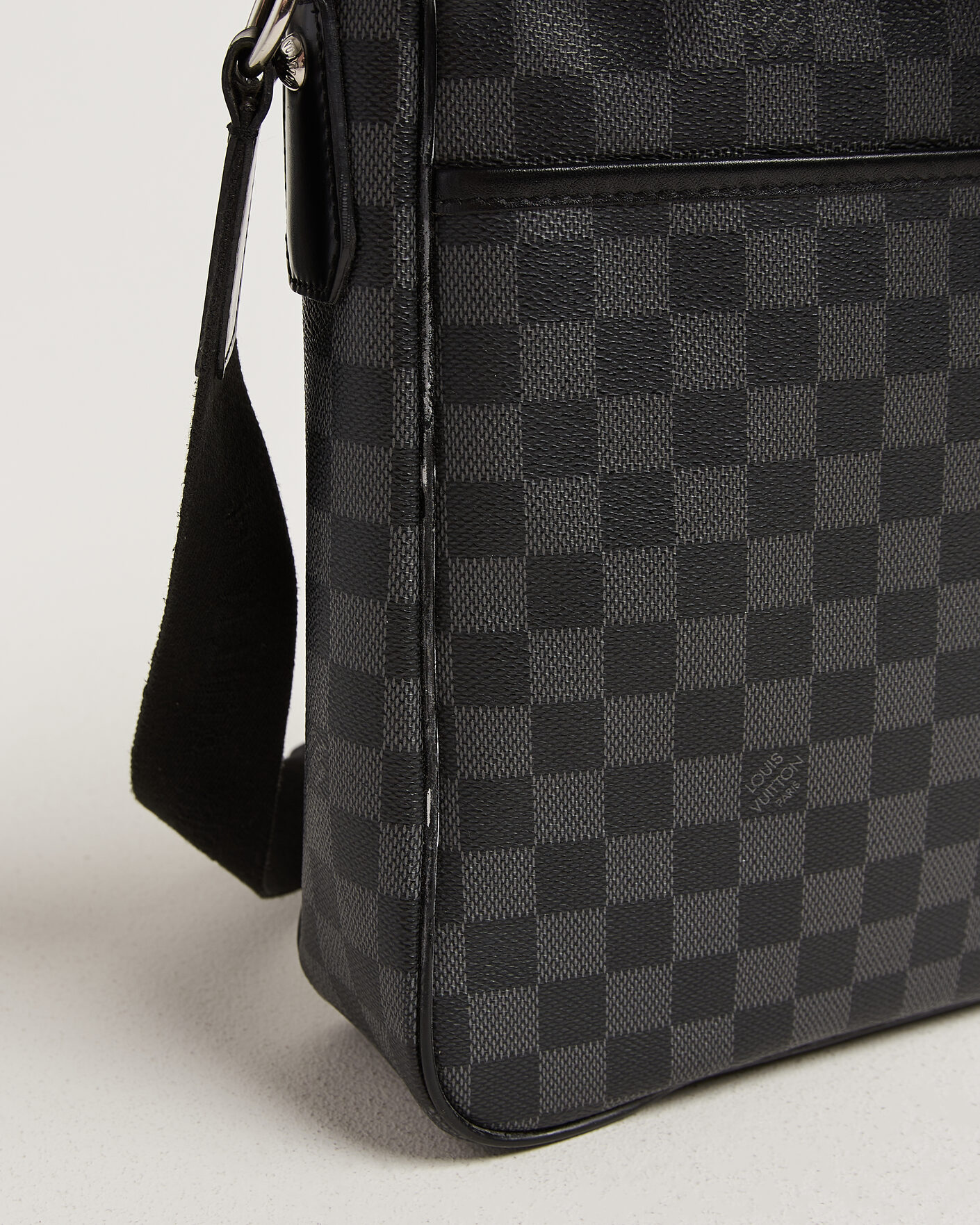 Uomini | Pre-Owned & Vintage Bags | Louis Vuitton Pre-Owned | Daniel Shoulder Bag MM Damier Graphite