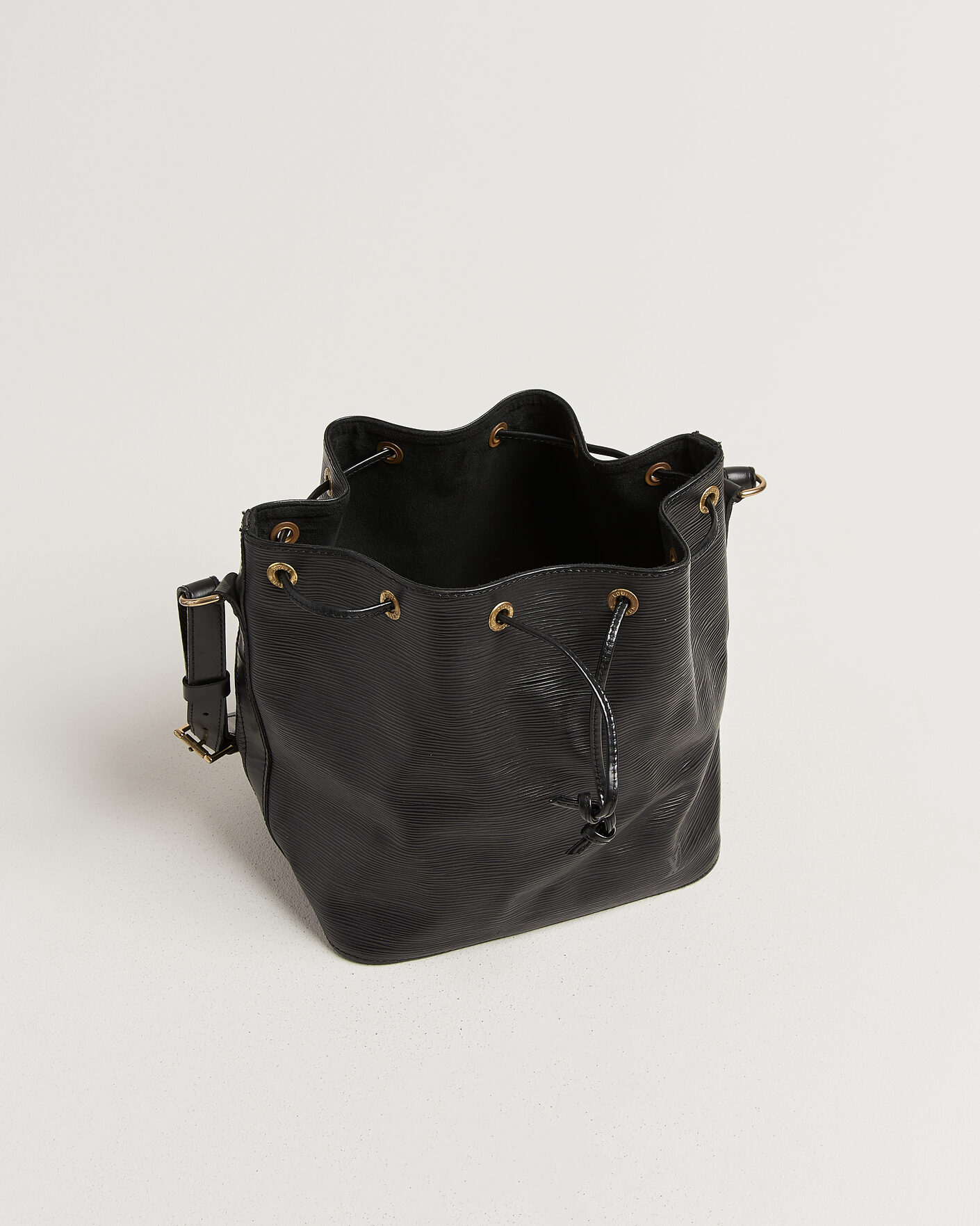 Uomini | Pre-Owned & Vintage Bags | Louis Vuitton Pre-Owned | Petit Noé Epi Leather Black