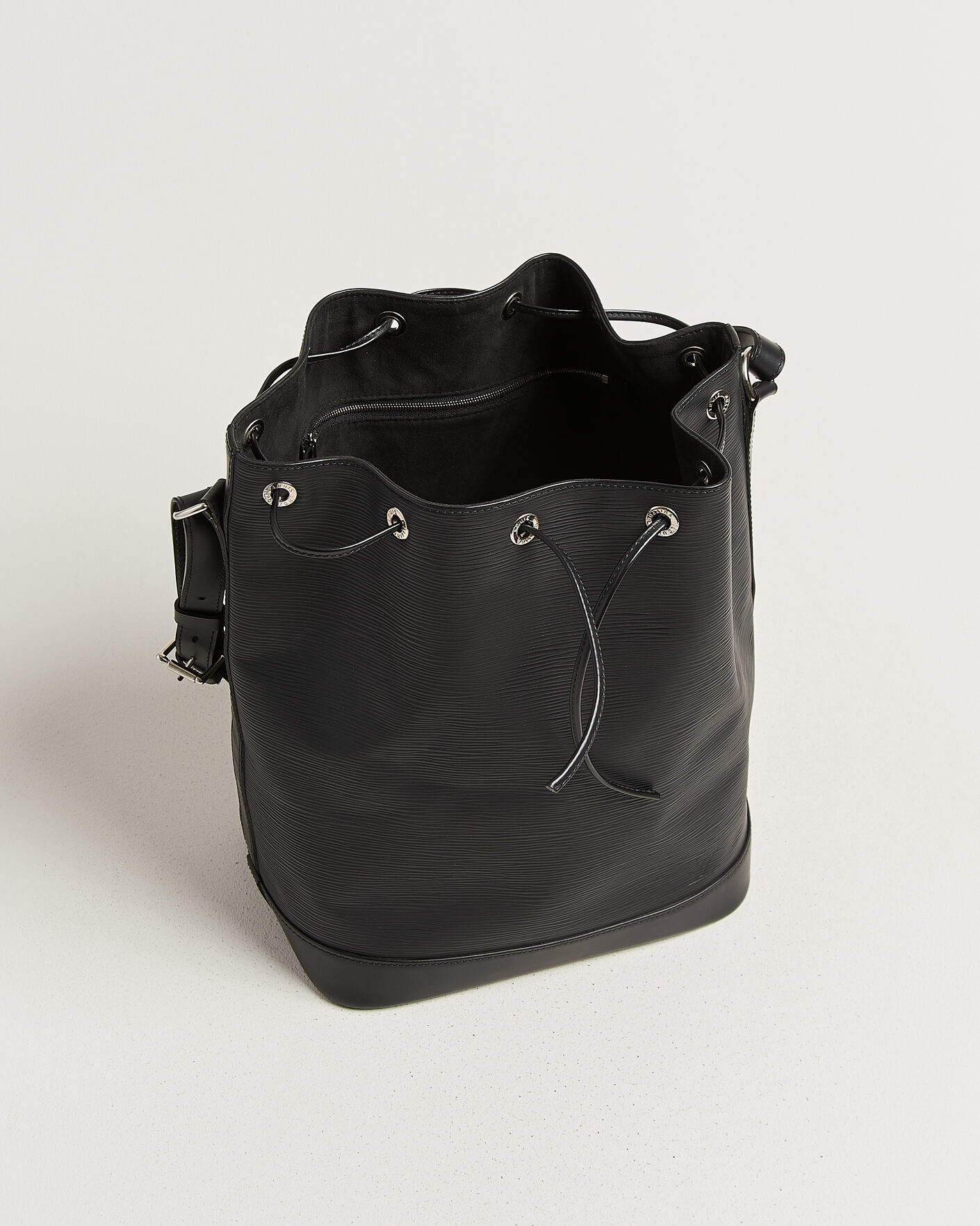 Uomini | Pre-Owned & Vintage Bags | Louis Vuitton Pre-Owned | Noé Epi Leather Black
