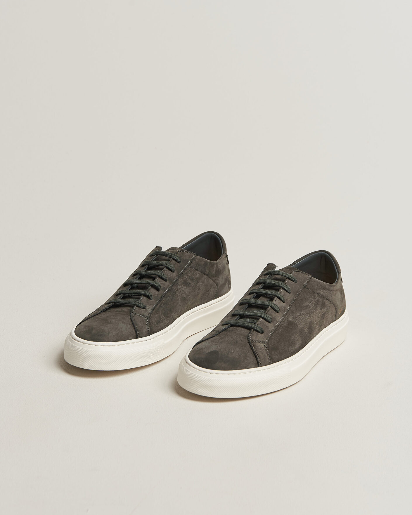 Uomini | Sneakers | Common Projects | Original Achilles Nubuck Sneaker Dark Grey