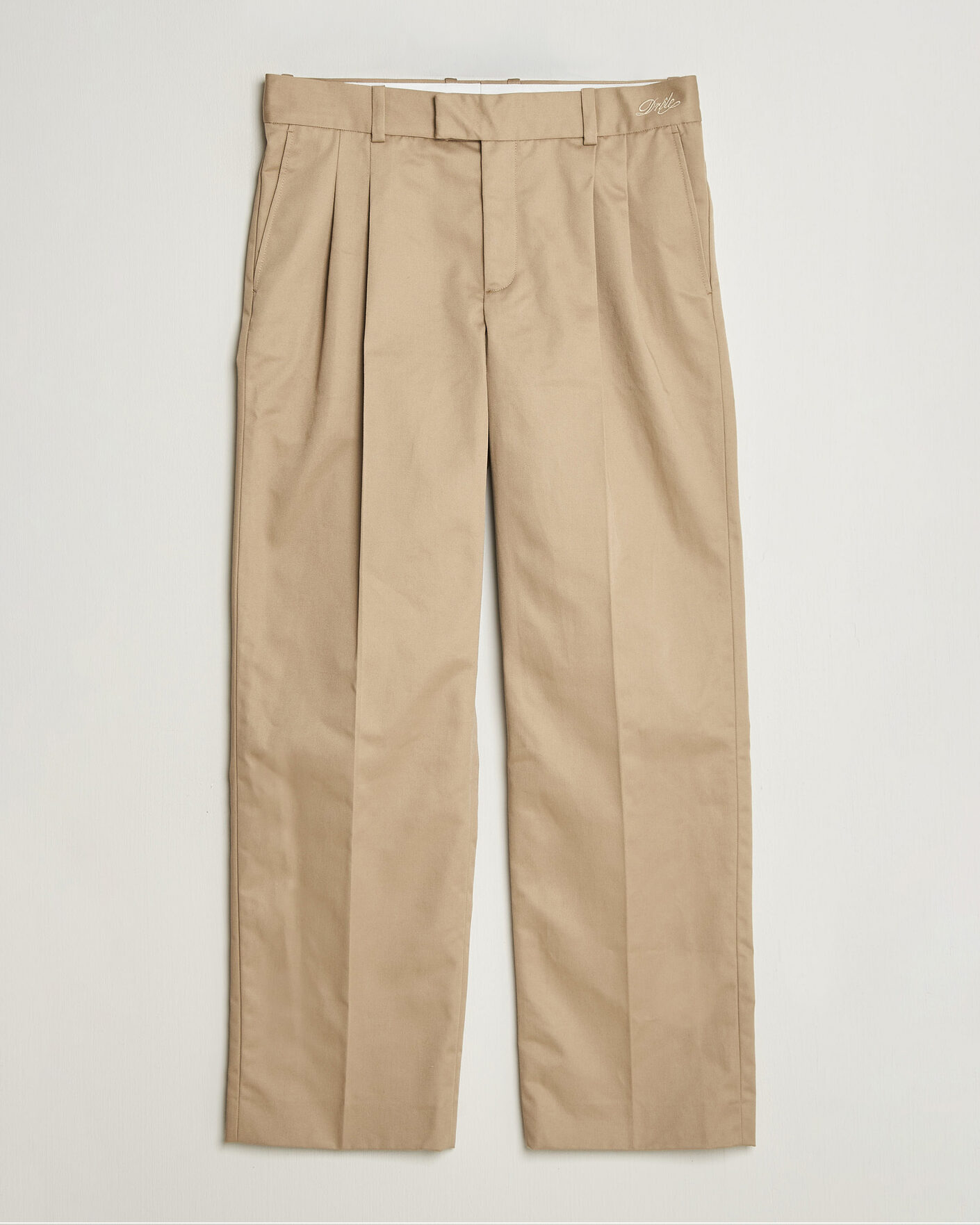 Uomini | Pantaloni | Drôle de Monsieur | Gabardine Pleated Trousers Beige