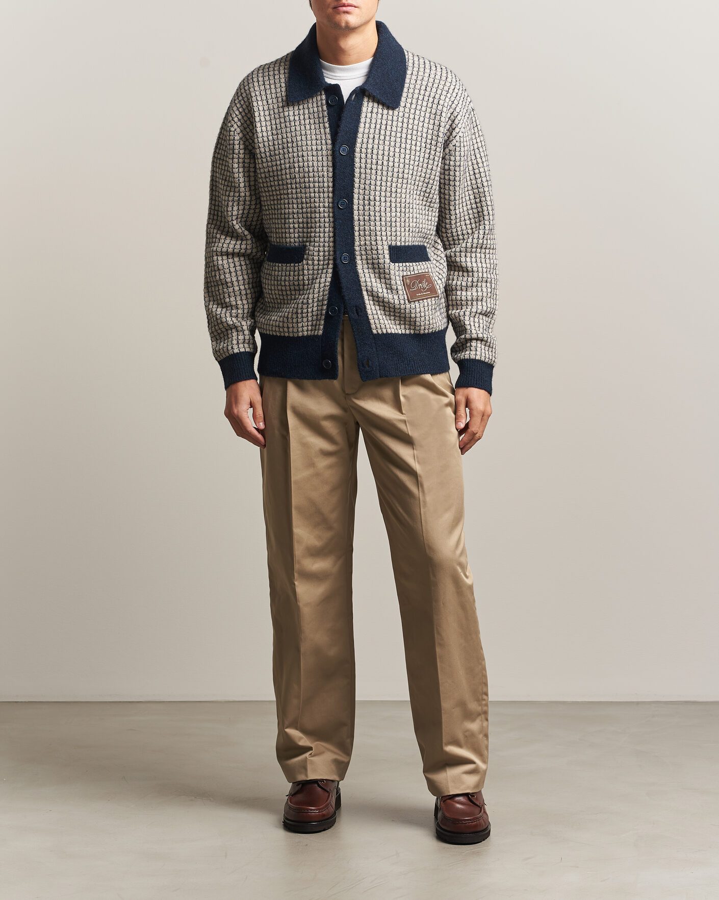 Uomini | Pantaloni | Drôle de Monsieur | Gabardine Pleated Trousers Beige