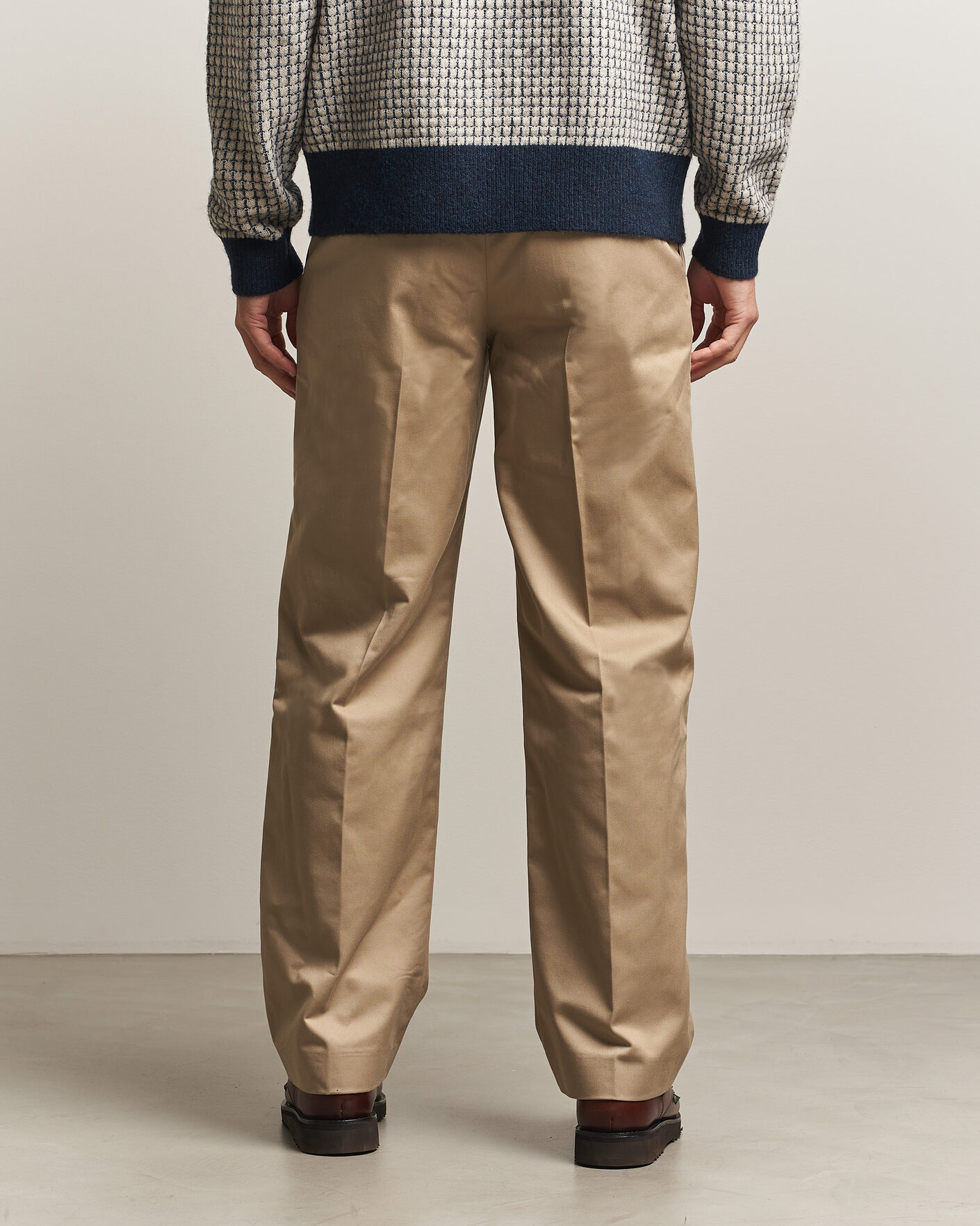 Uomini | Pantaloni | Drôle de Monsieur | Gabardine Pleated Trousers Beige