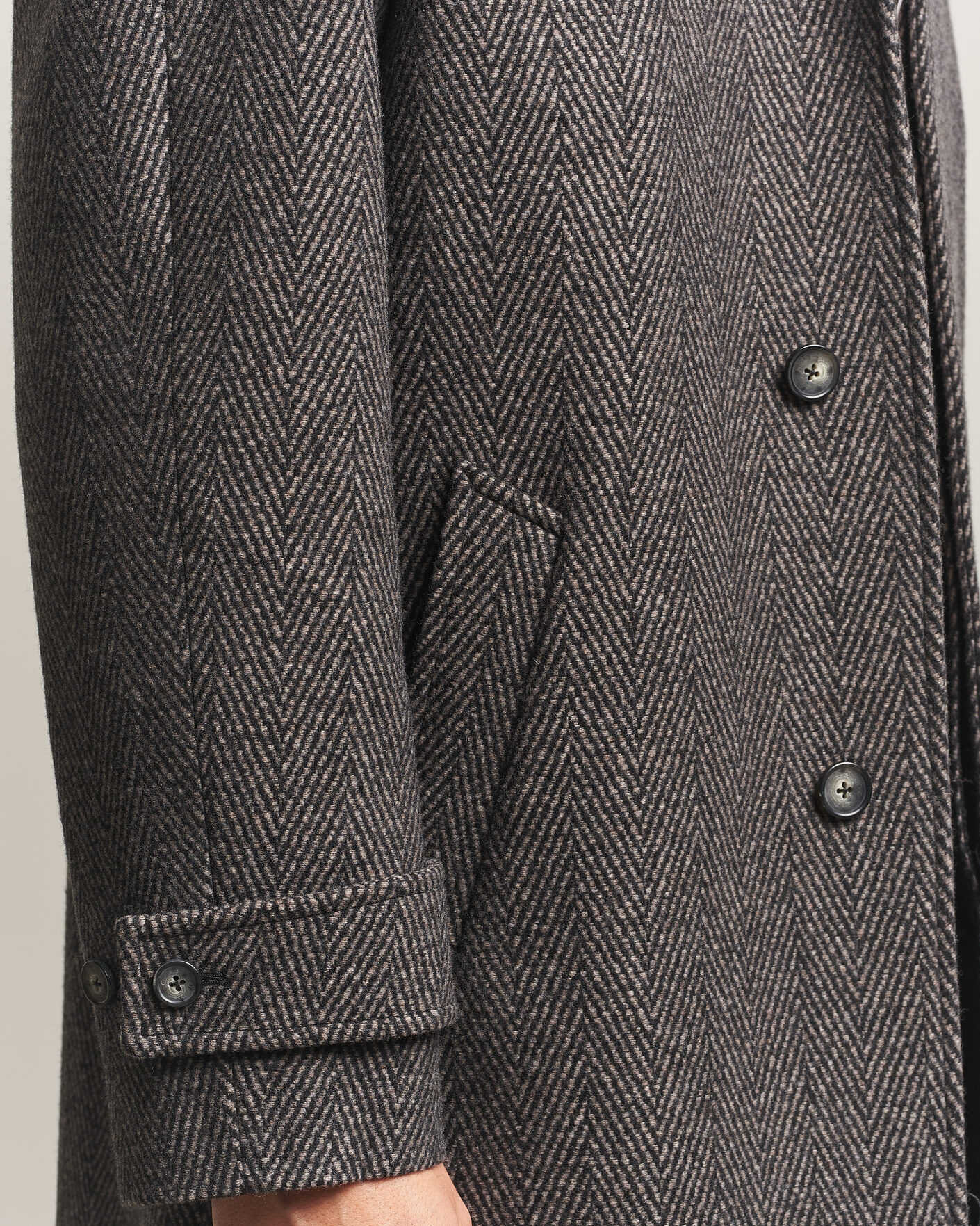 Uomini | Giacche | Eton | Wool/Cashmere Herringbone Raglan Coat Dark Brown