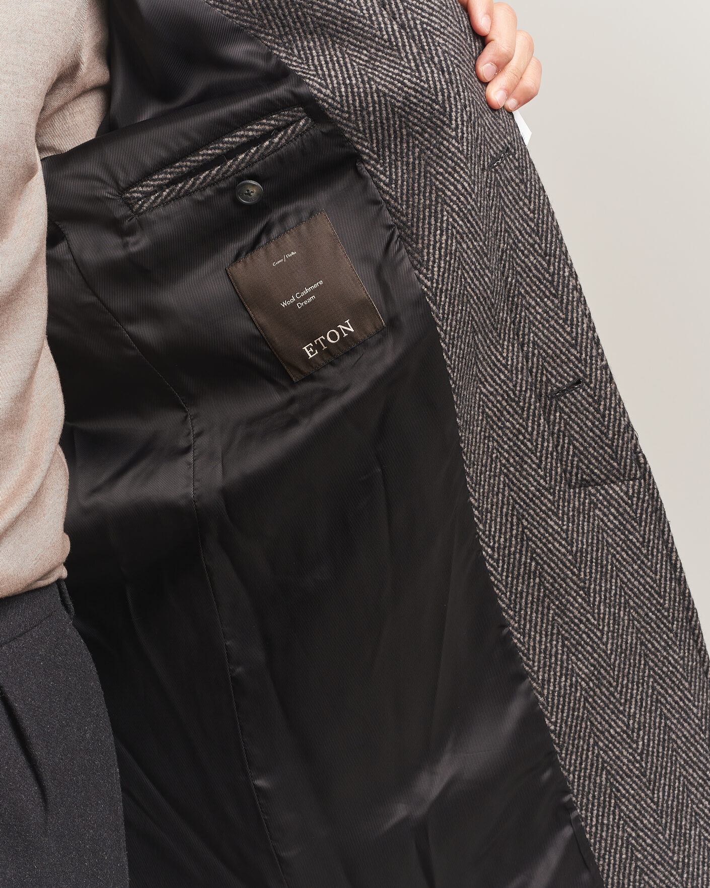 Uomini | Giacche | Eton | Wool/Cashmere Herringbone Raglan Coat Dark Brown