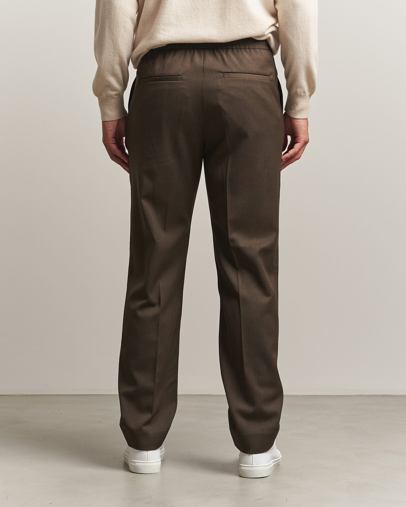 Uomini | Pantaloni | Filippa K | Theo Relaxed Wool Trousers Walnut Brown