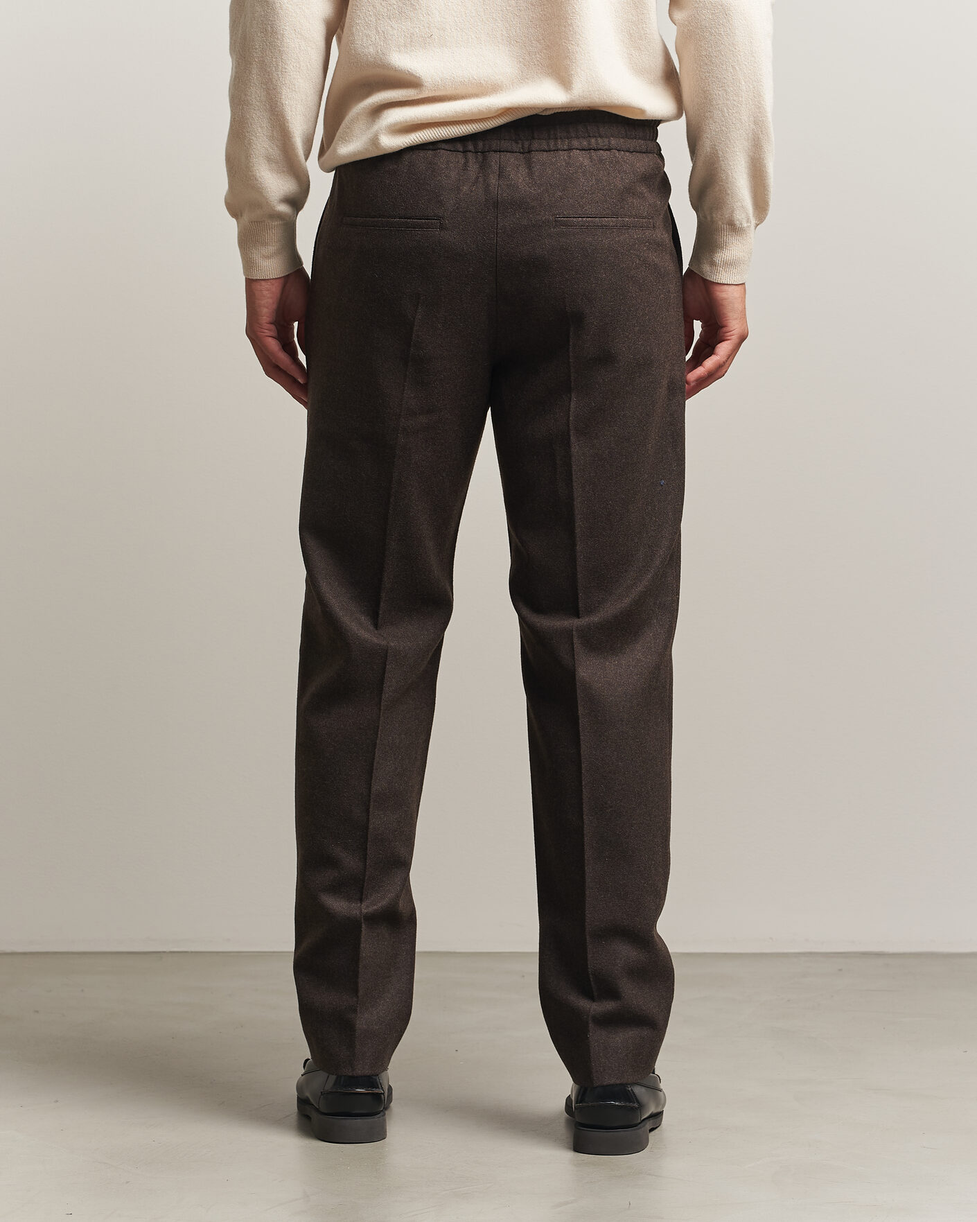 Uomini | Pantaloni | Filippa K | Theo Relaxed Flannel Trousers Walnut Brown