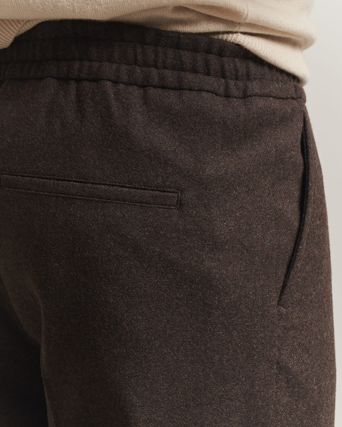 Uomini | Pantaloni | Filippa K | Theo Relaxed Flannel Trousers Walnut Brown