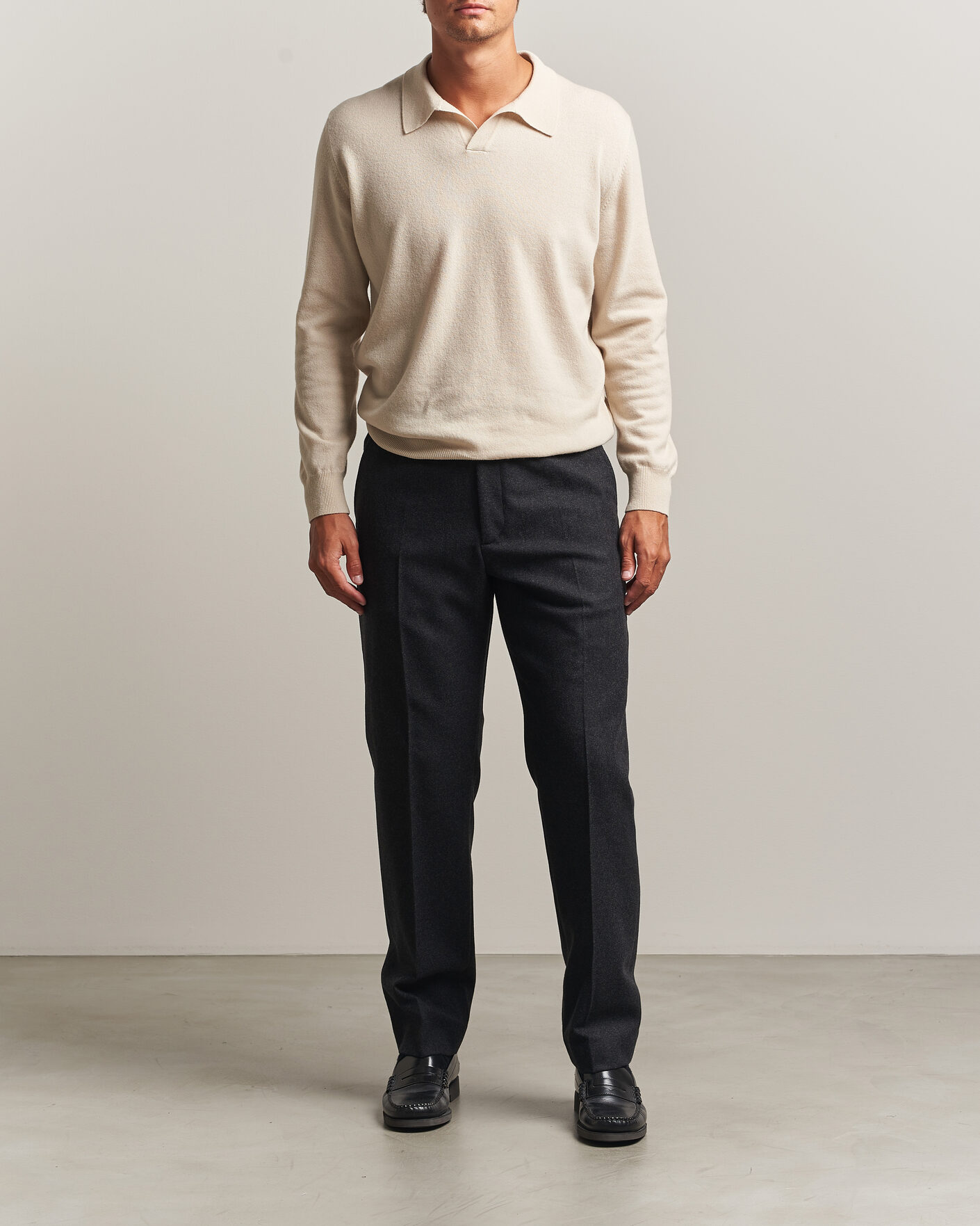 Uomini | Pantaloni | Filippa K | Theo Relaxed Flannel Trousers Anthracite Melange