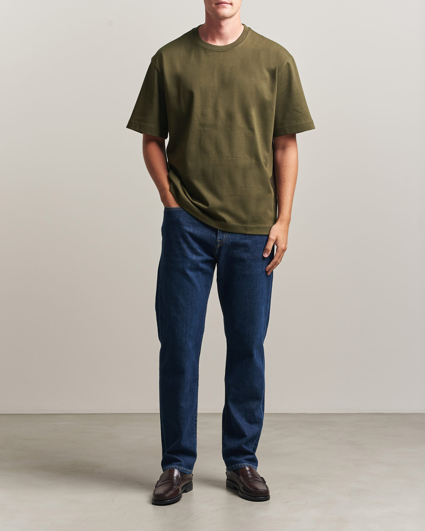 Uomini | T-shirt | Filippa K | Heavy Cotton Crew Neck T-Shirt Dark Moss Green
