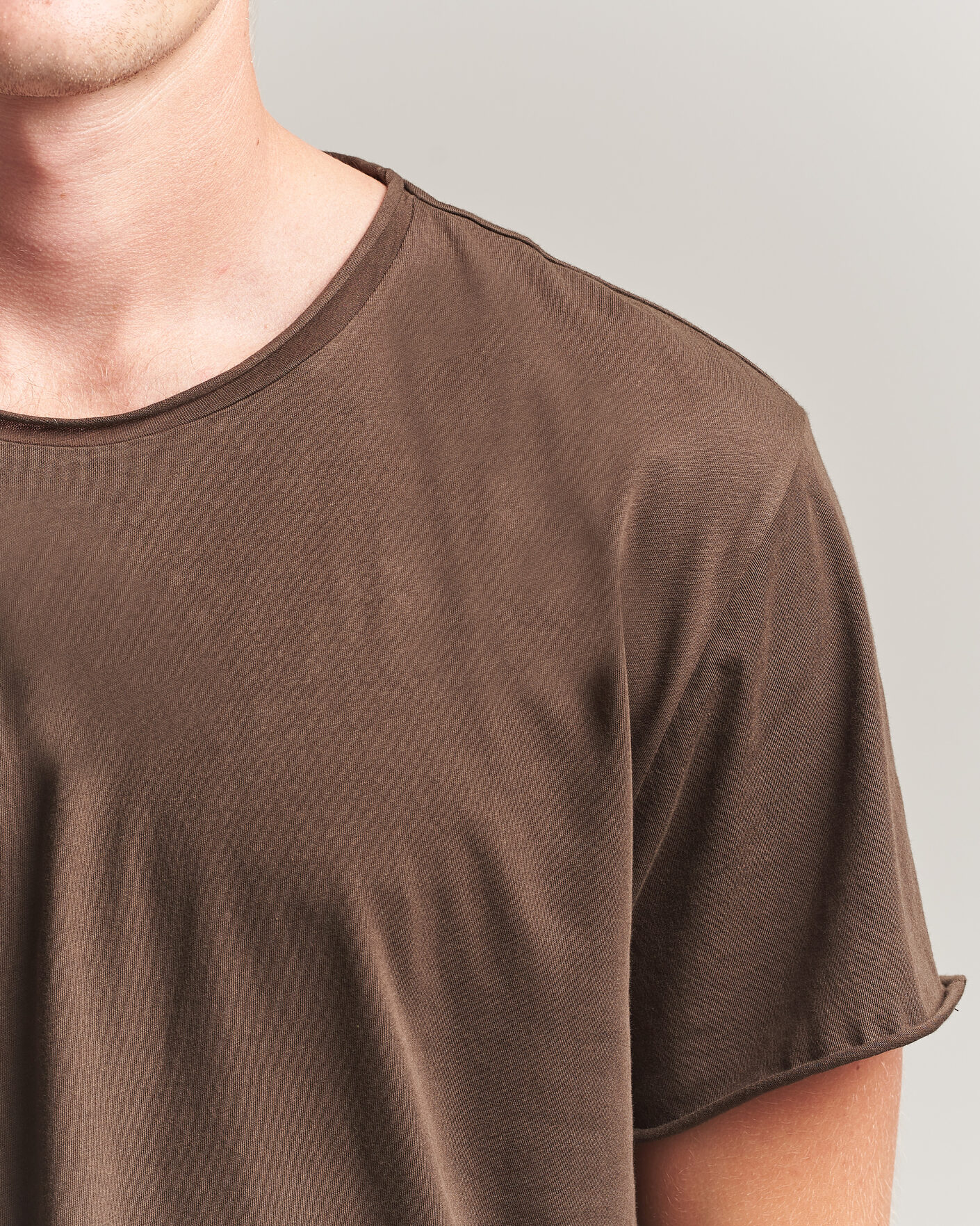 Uomini | T-shirt | Filippa K | Roll Neck Crew Neck T-Shirt Golden Brown