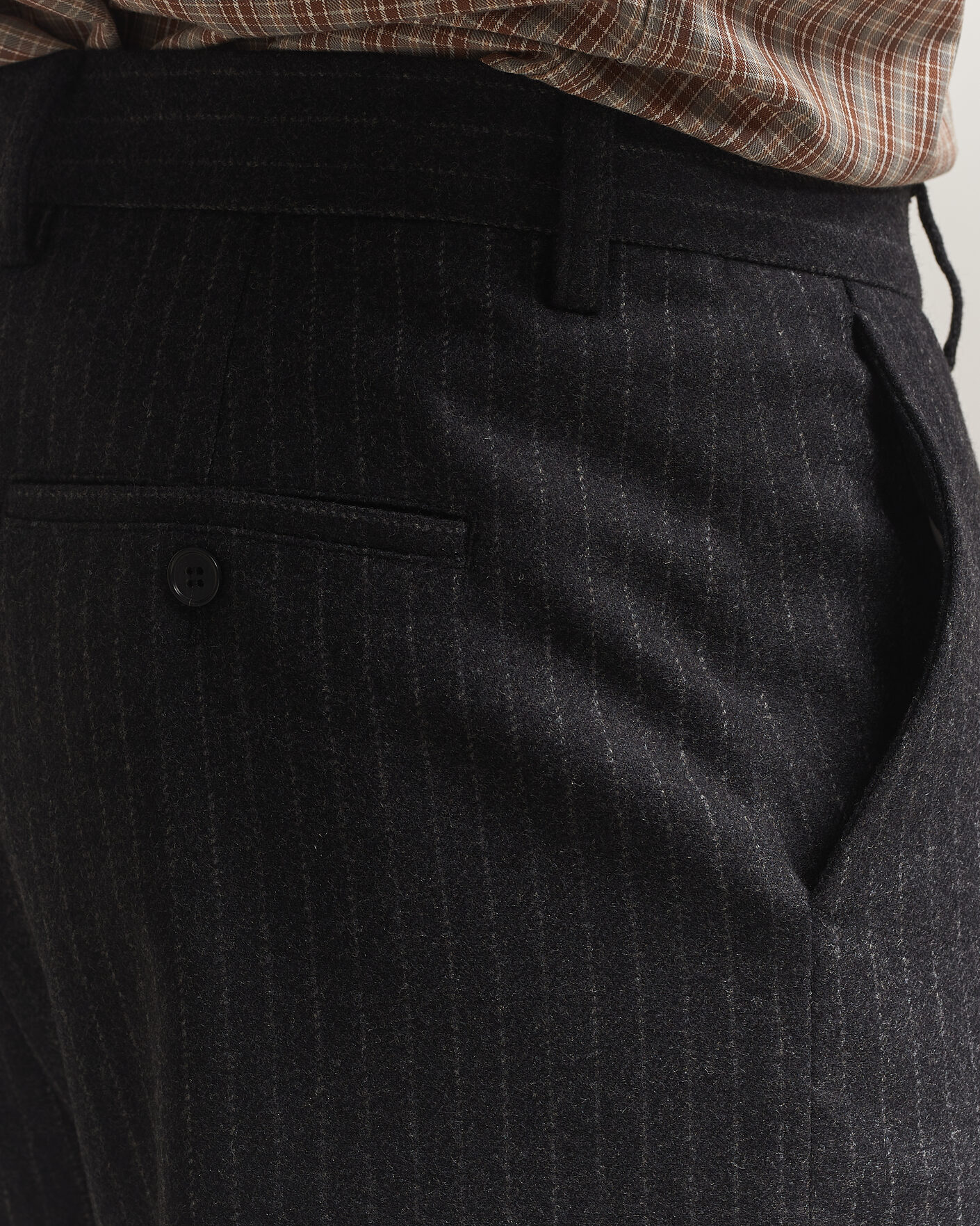 Uomini | Pantaloni | Filippa K | Hector Wool Flannel Pinstriped Trousers Anthracite