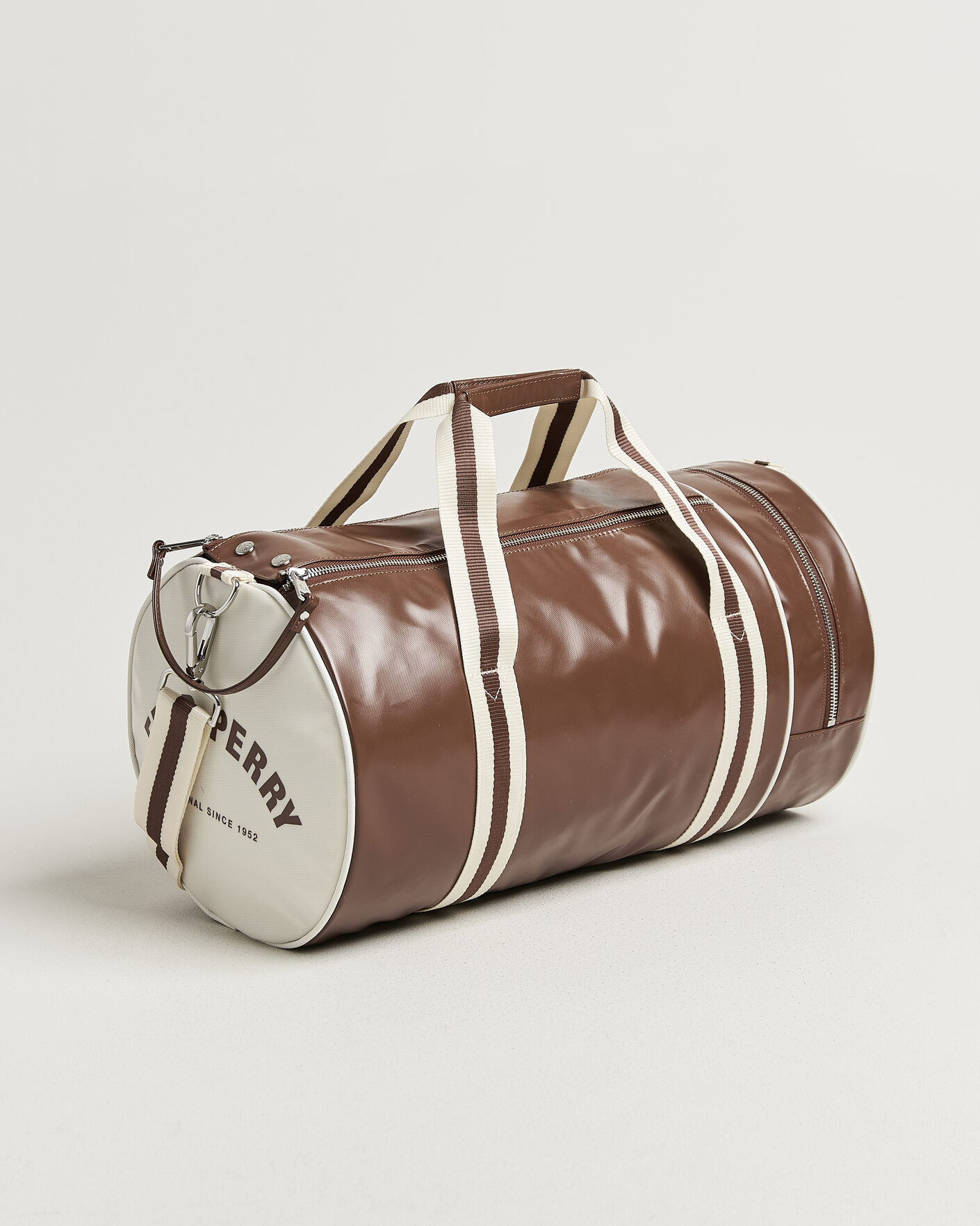 Uomini | Borse | Fred Perry | Classic Barrel Bag Tan