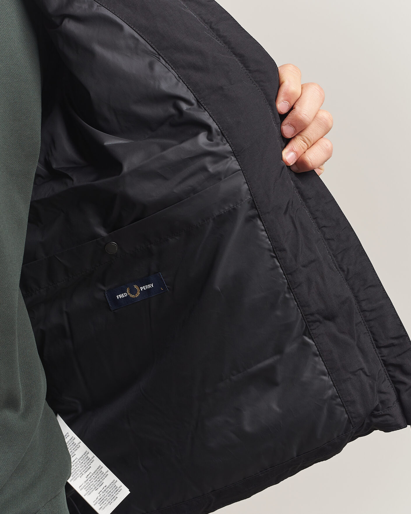 Uomini | Giacche | Fred Perry | Raglan Sleeve Padded Jacket Black