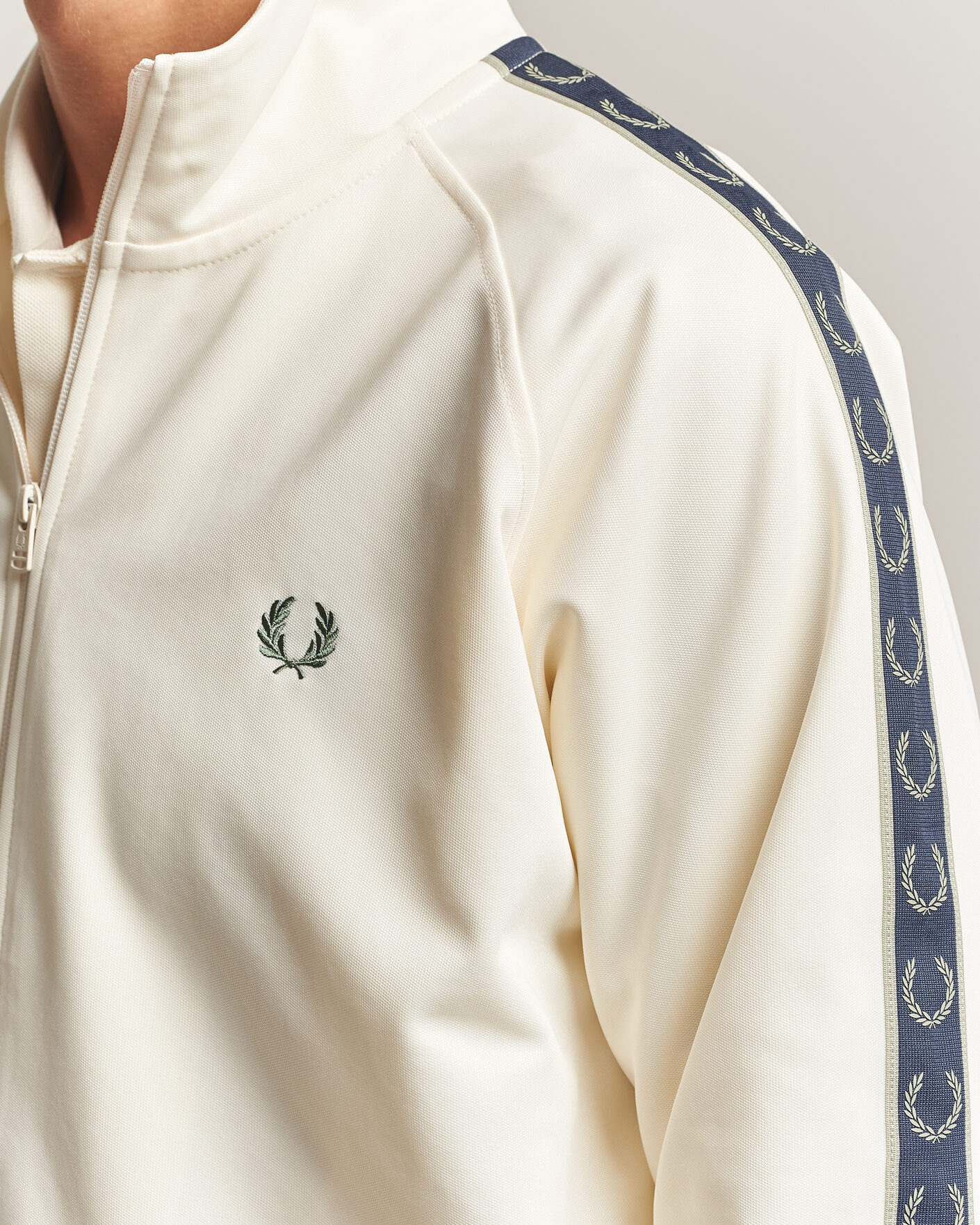Uomini | Maglieria | Fred Perry | Taped Track Jacket Ecru