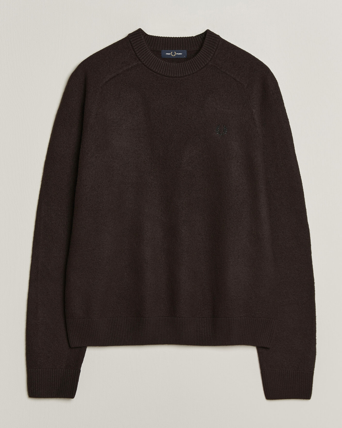 Uomini | Maglieria | Fred Perry | Wool Saddle Sleeve Crew Neck Rich Brown