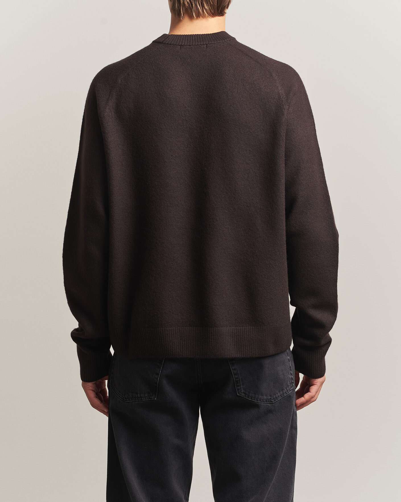Uomini | Maglieria | Fred Perry | Wool Saddle Sleeve Crew Neck Rich Brown
