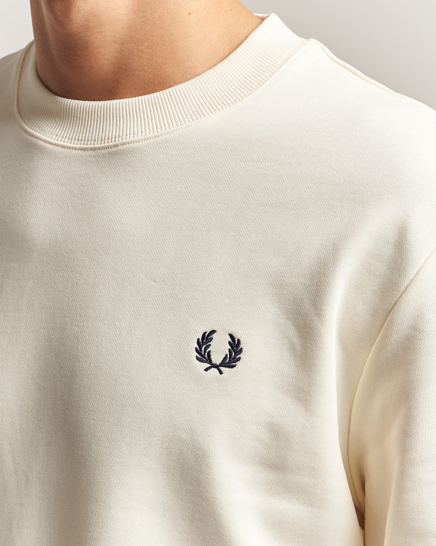 Uomini | Maglieria | Fred Perry | Crew Neck Sweatshirt Ecru