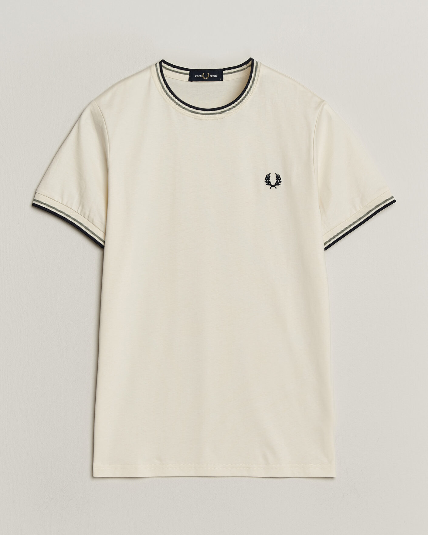 Uomini | T-shirt | Fred Perry | Twin Tipped T-Shirt Ecru