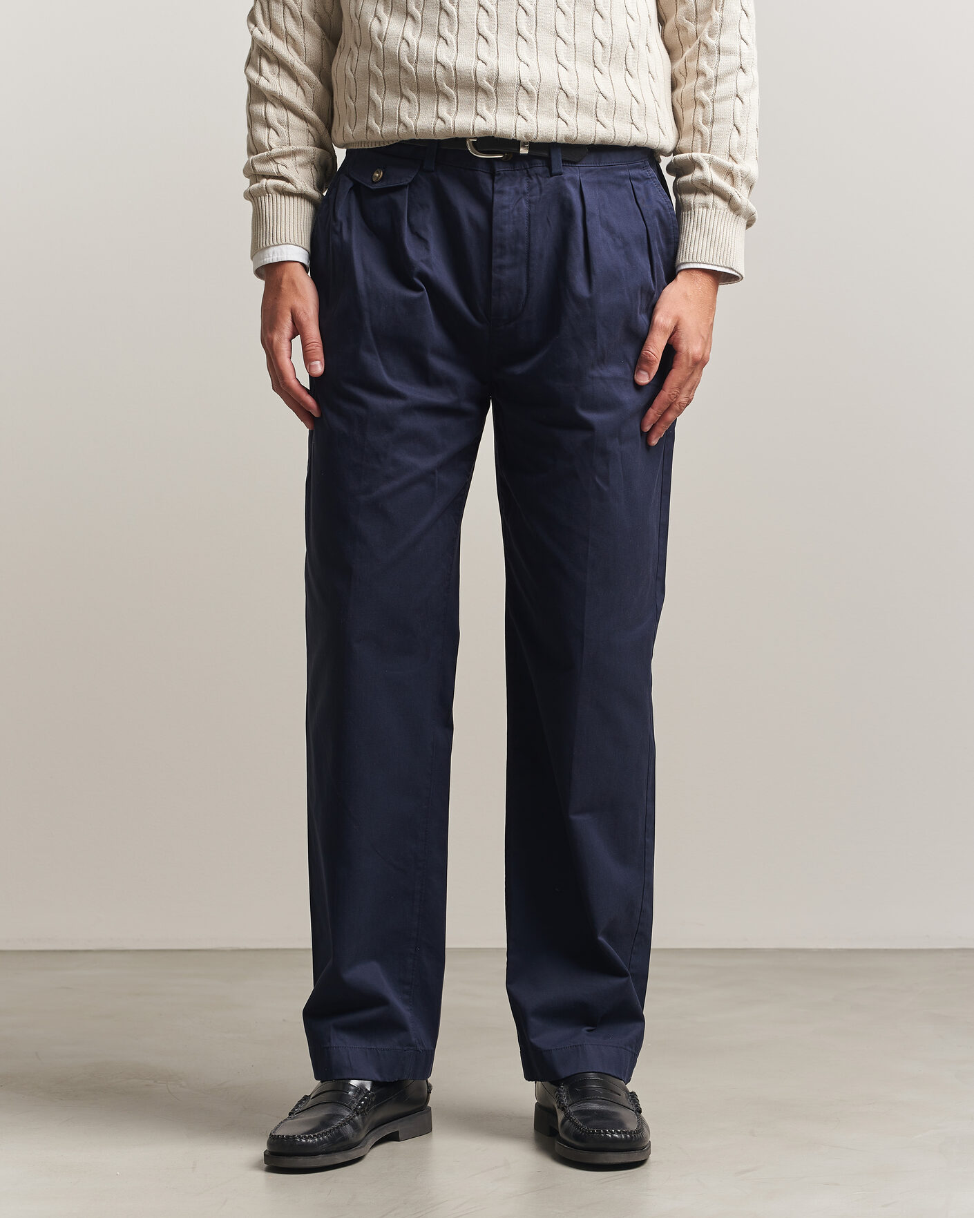 Uomini | Pantaloni | Gant | Relaxed Fit Pleated Cotton Twill Pants Evening Blue