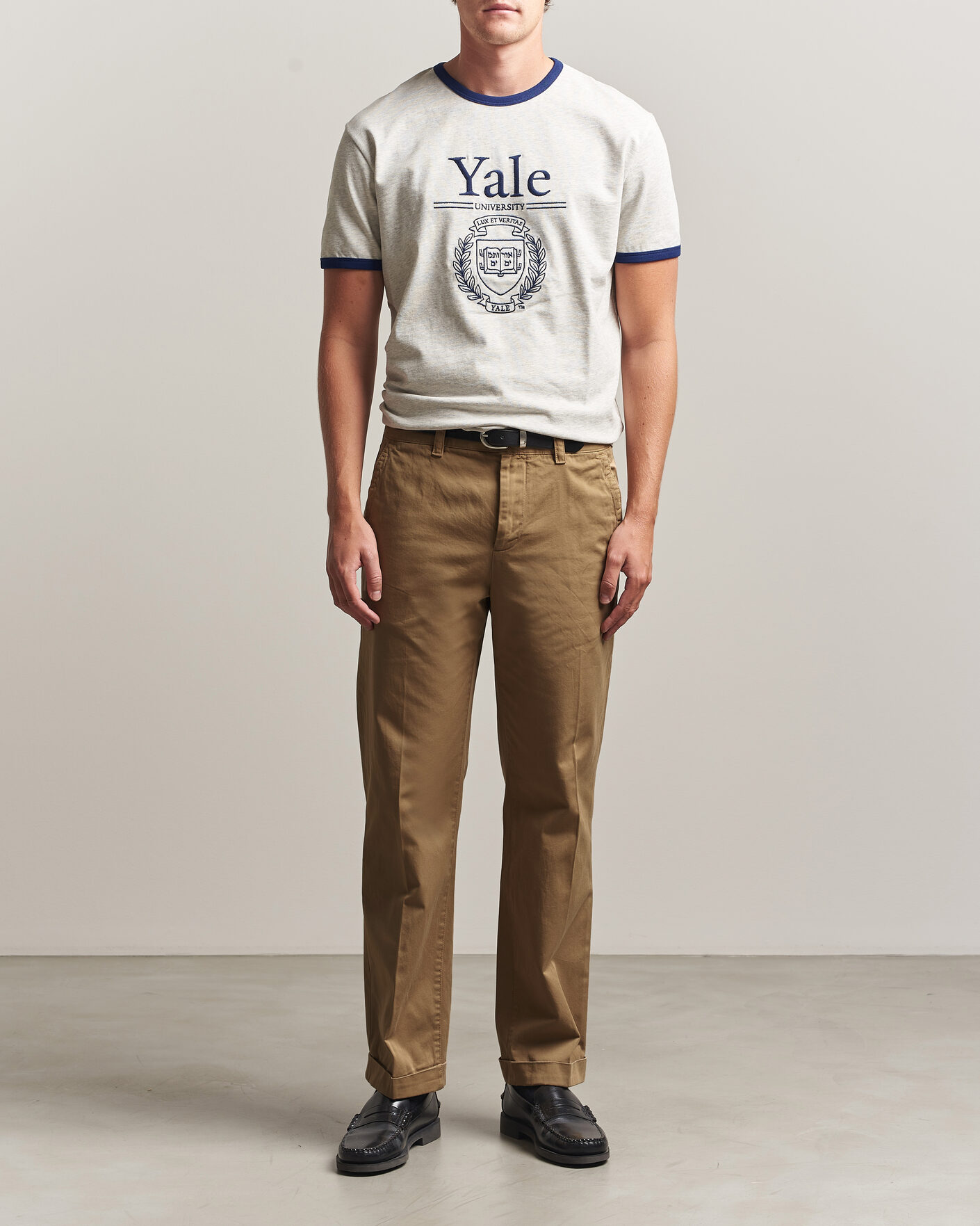 Uomini | Pantaloni | Gant | YALE Cotton Twill Chinos Darkened Beige