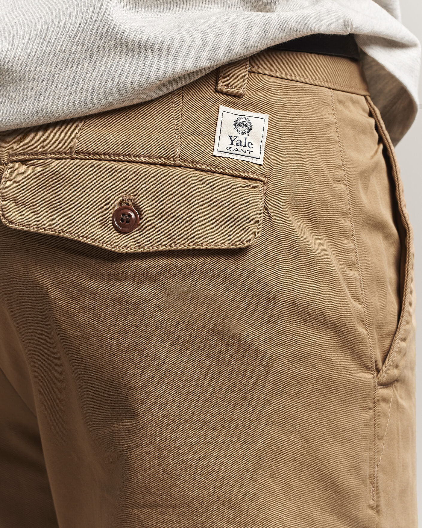 Uomini | Pantaloni | Gant | YALE Cotton Twill Chinos Darkened Beige