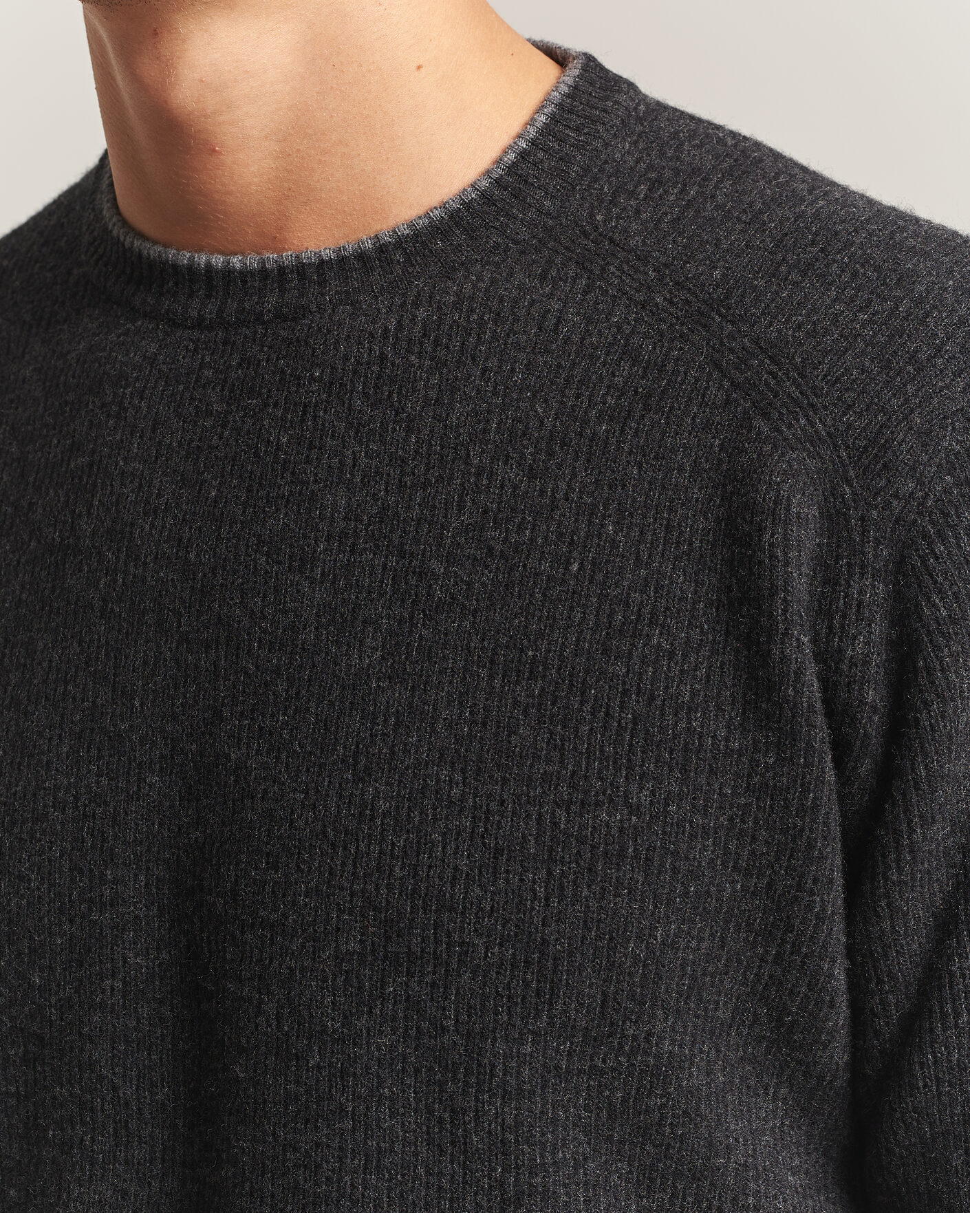 Uomini | Maglieria | Altea | Rib Wool Raglan Sweater Charcoal