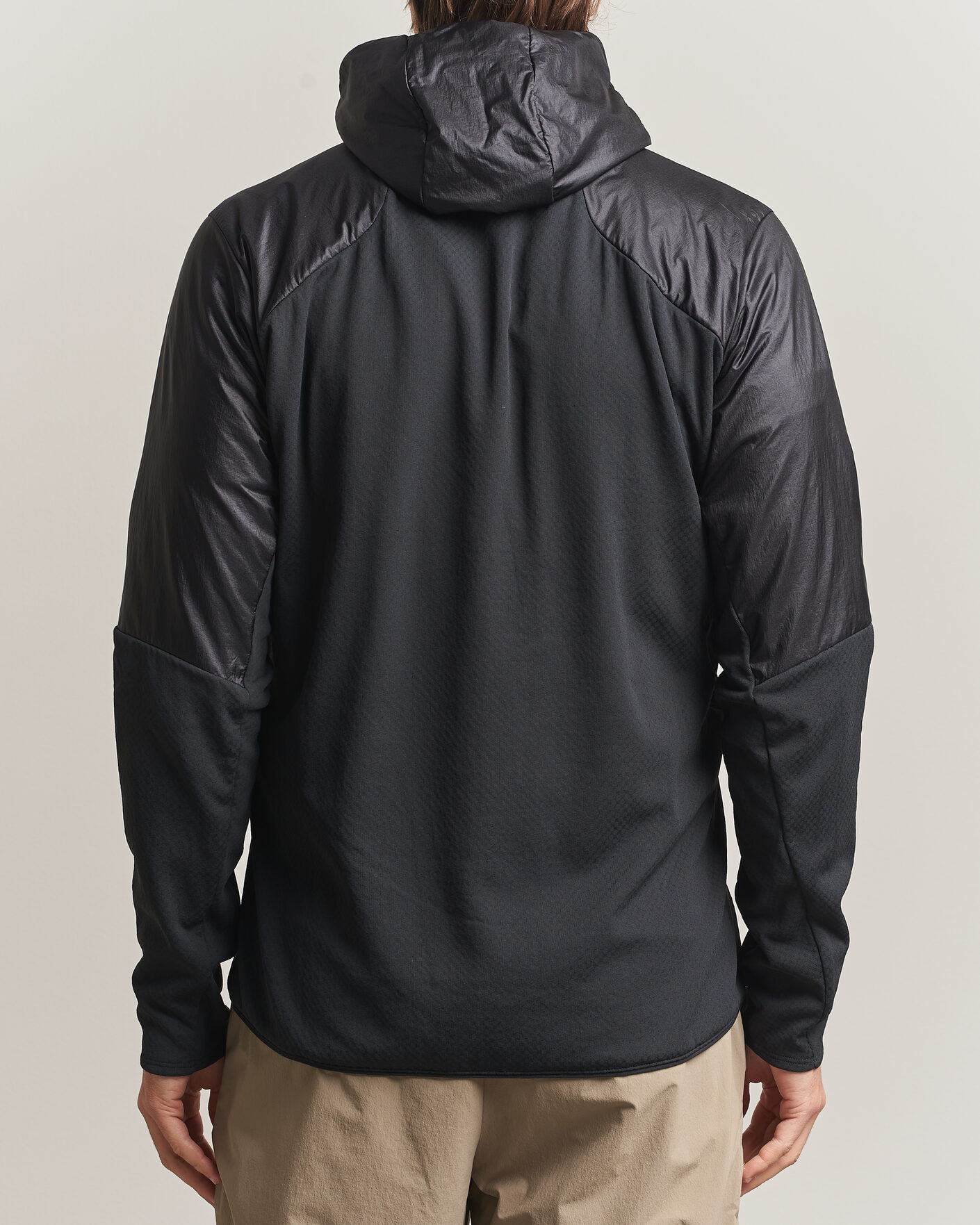 Uomini | Giacche | Haglöfs | Nallo Touring Hybrid Mid Layer Jacket True Black