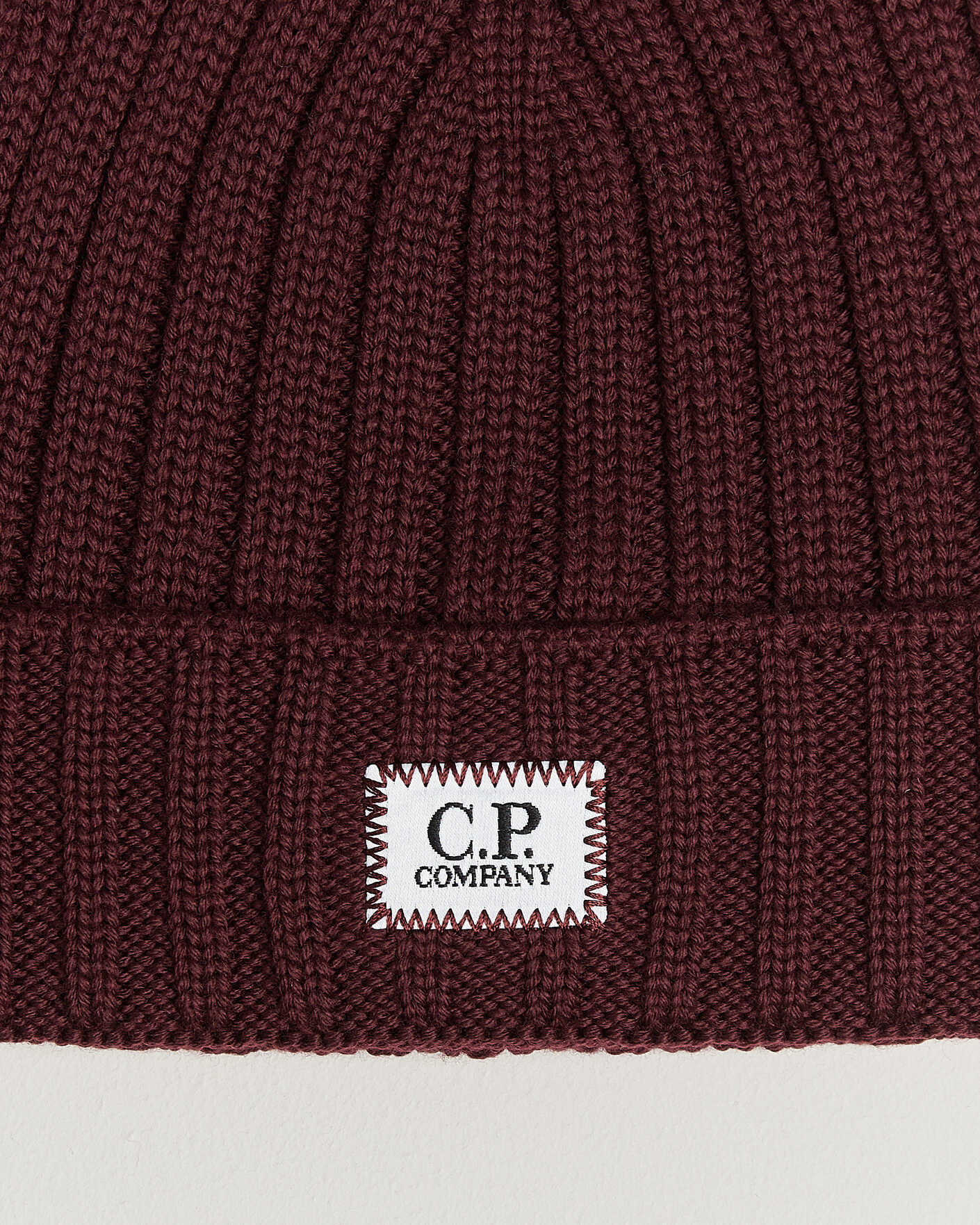 Uomini | Berretti | C.P. Company | Extra Fine Merino Rib Knitted Hat Burgundy