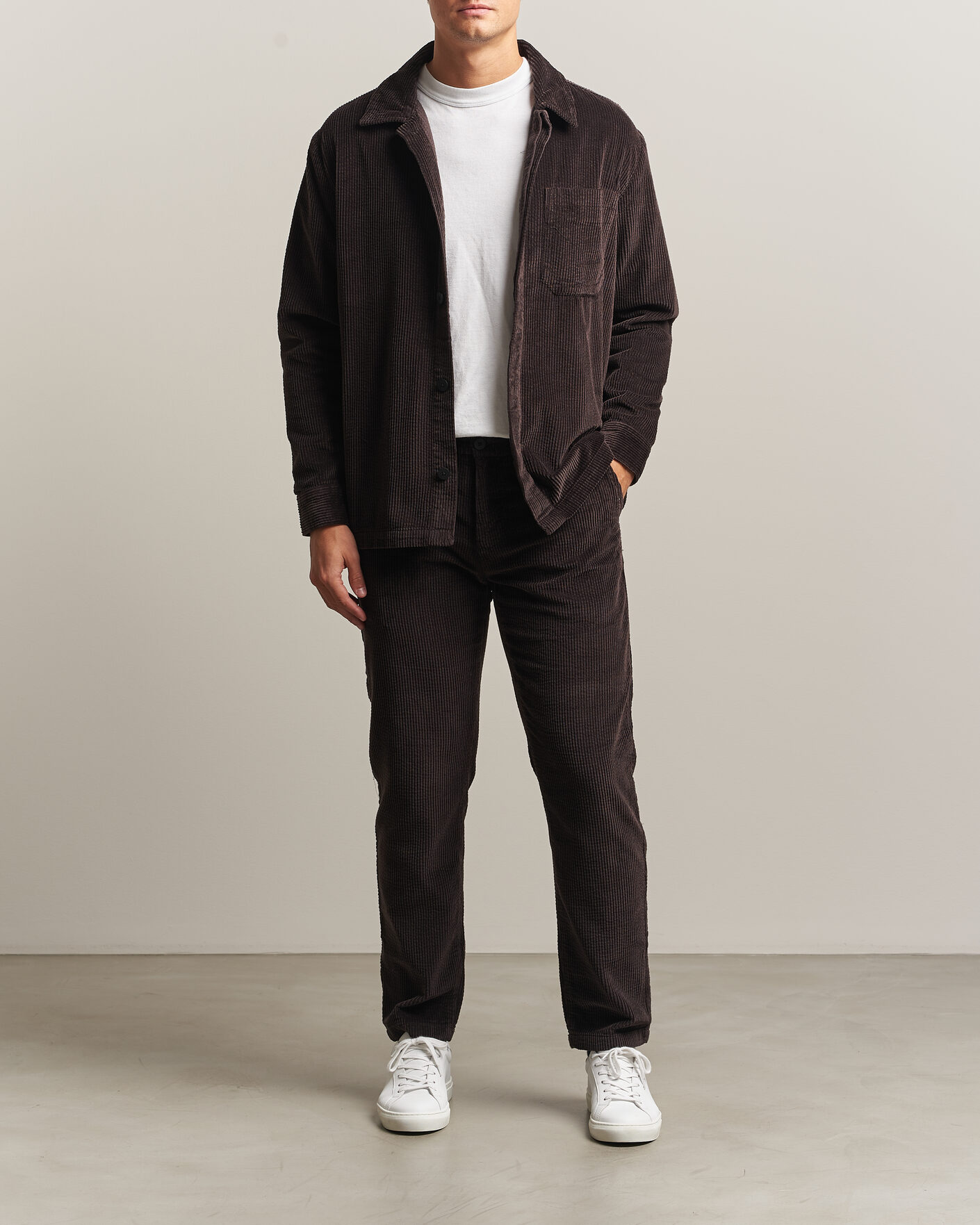 Uomini | Pantaloni | KnowledgeCotton Apparel | Chuck Regular Cord Trousers Chocolate