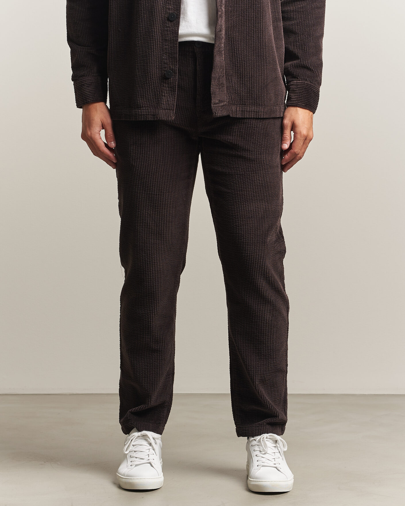 Uomini | Pantaloni | KnowledgeCotton Apparel | Chuck Regular Cord Trousers Chocolate