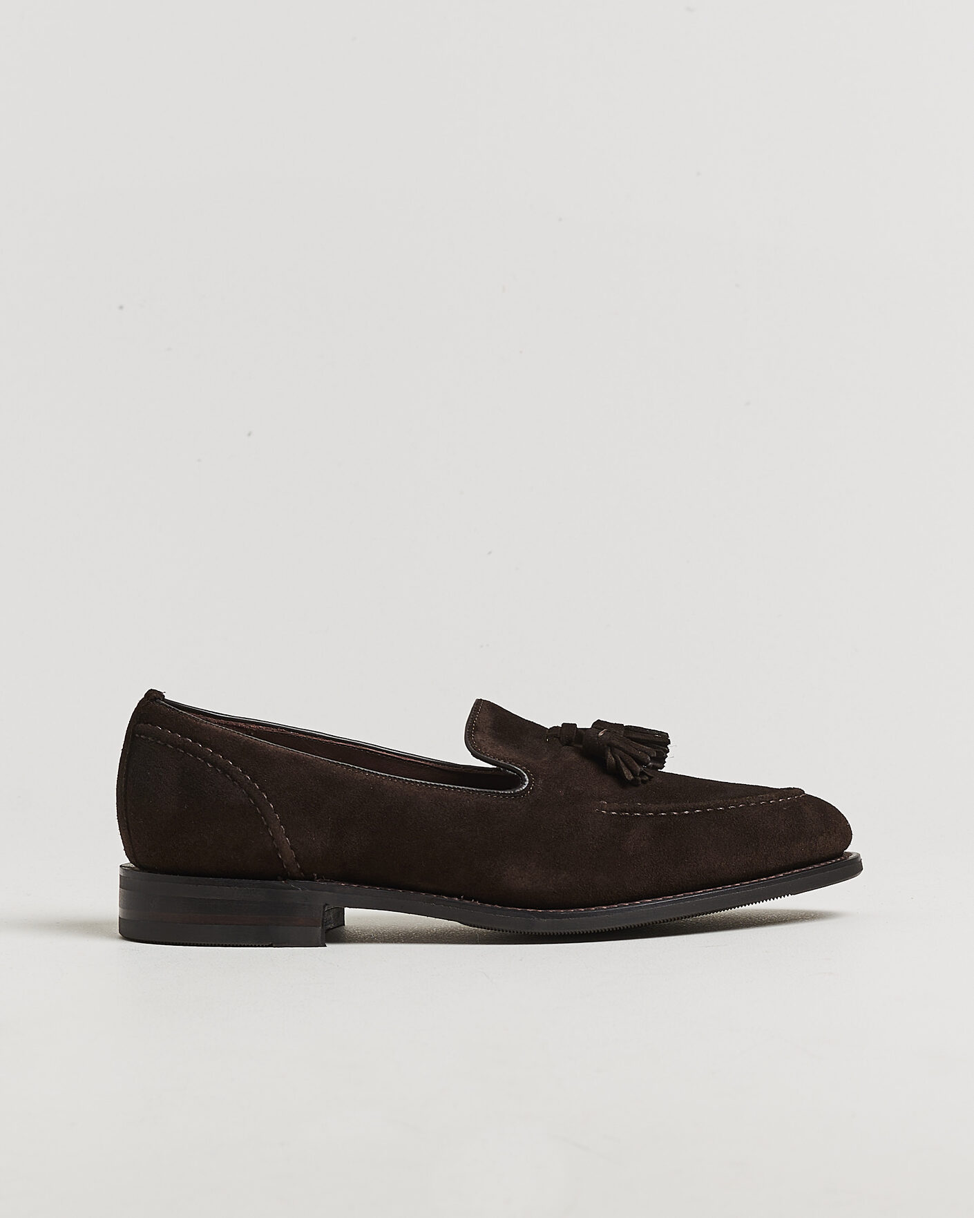 Uomini | Mocassini | Loake 1880 | Brunel Suede Tassel Loafer Dark Brown