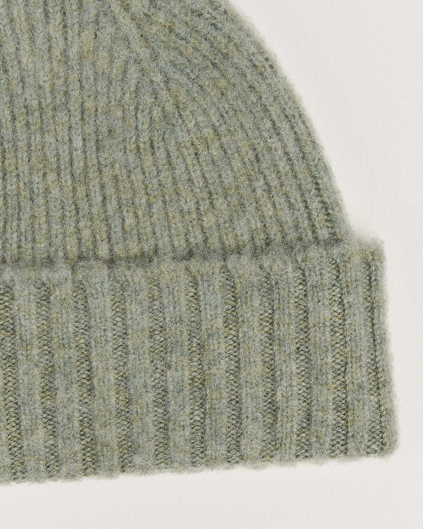 Uomini | Berretti | Robert Mackie | Rona Ribbed Shaggy Lambswool Beanie Light Green