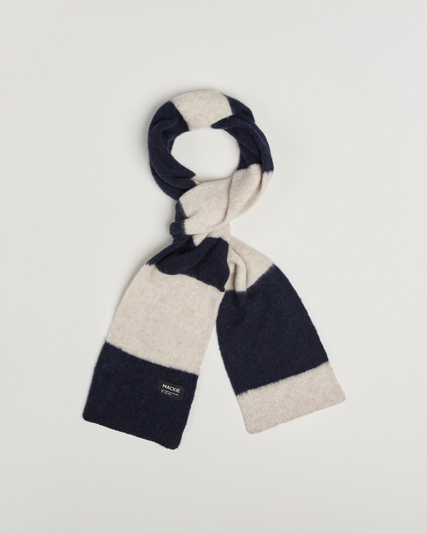 Uomini | Sciarpe | Robert Mackie | Rona Ribbed Shaggy Lambswool Scarf White/Blue Mix