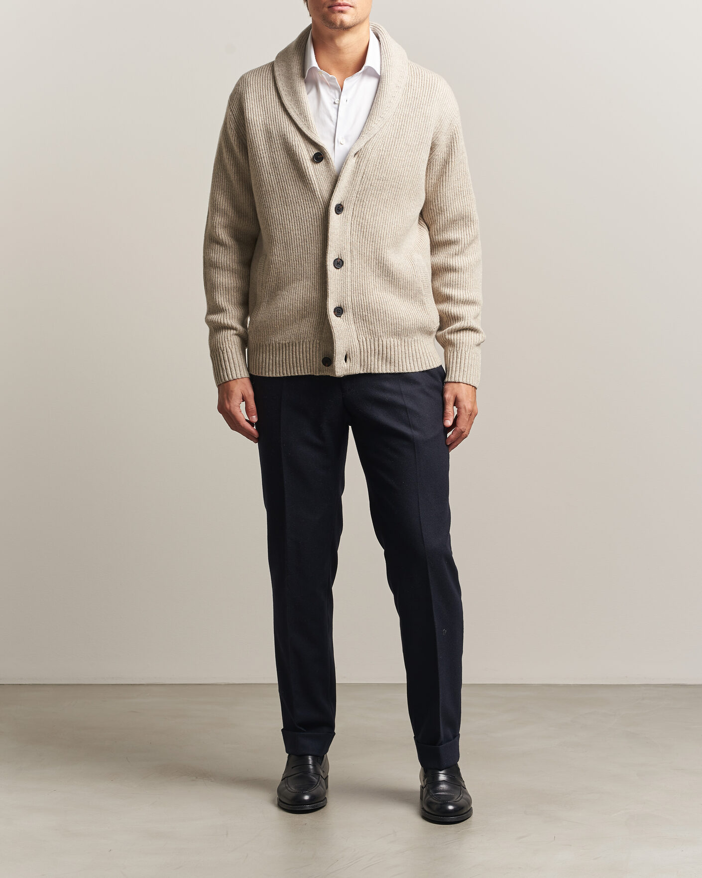 Uomini |  | Charles Tyrwhitt | Chunky Merino Shawl Neck Cardigan Oat