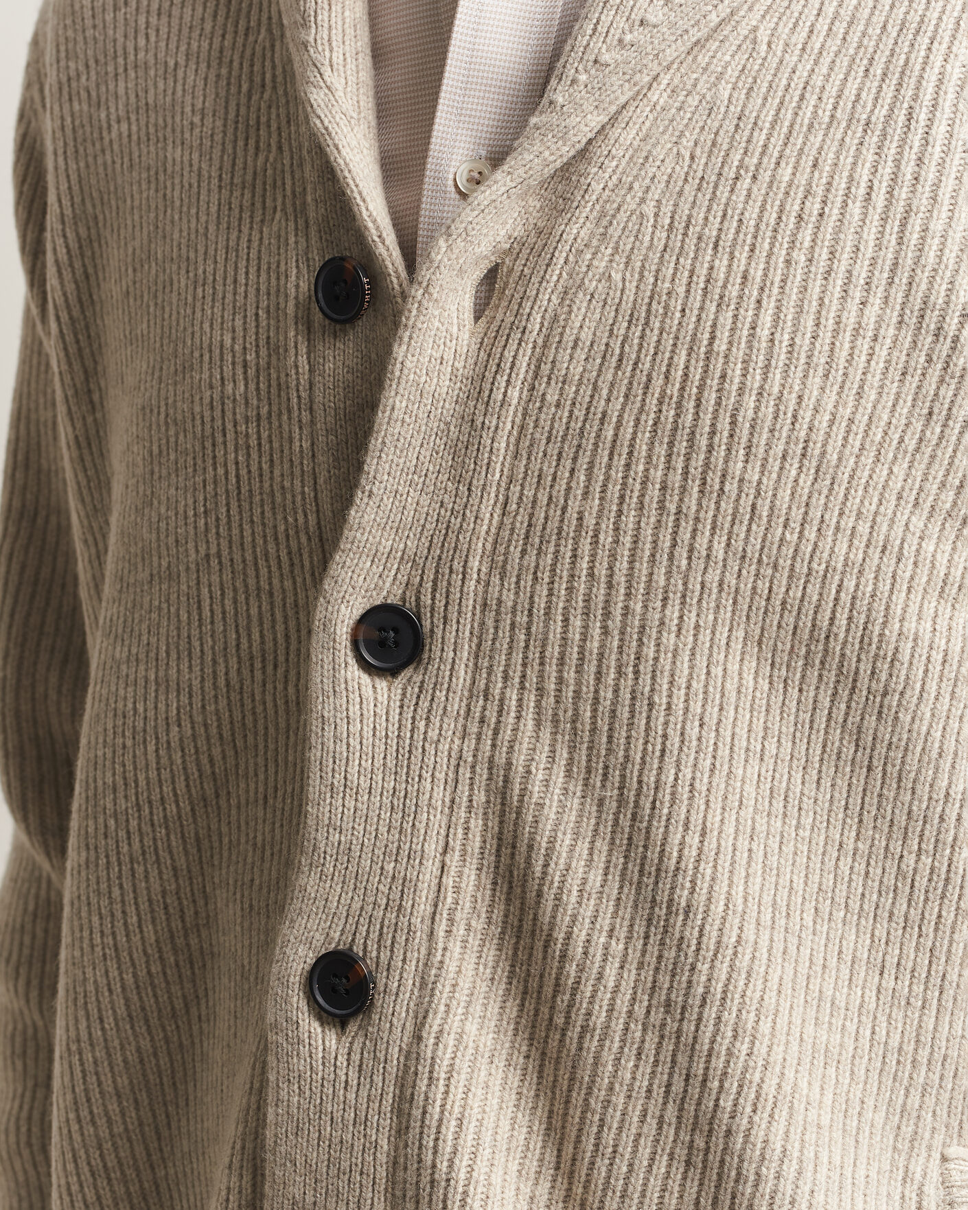 Uomini | Maglieria | Charles Tyrwhitt | Chunky Merino Shawl Neck Cardigan Oat
