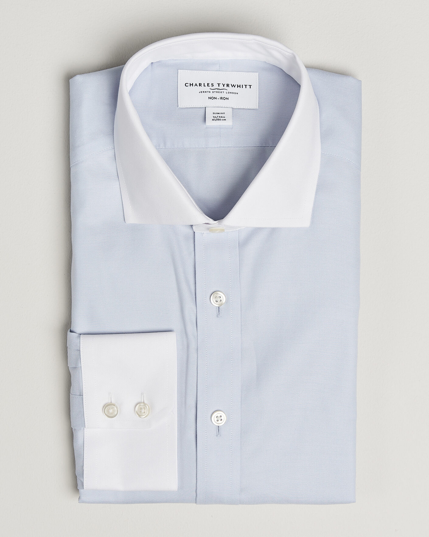 Uomini | Camicie | Charles Tyrwhitt | Slim Fit Non Iron Plain Winchester Shirt Light Blue